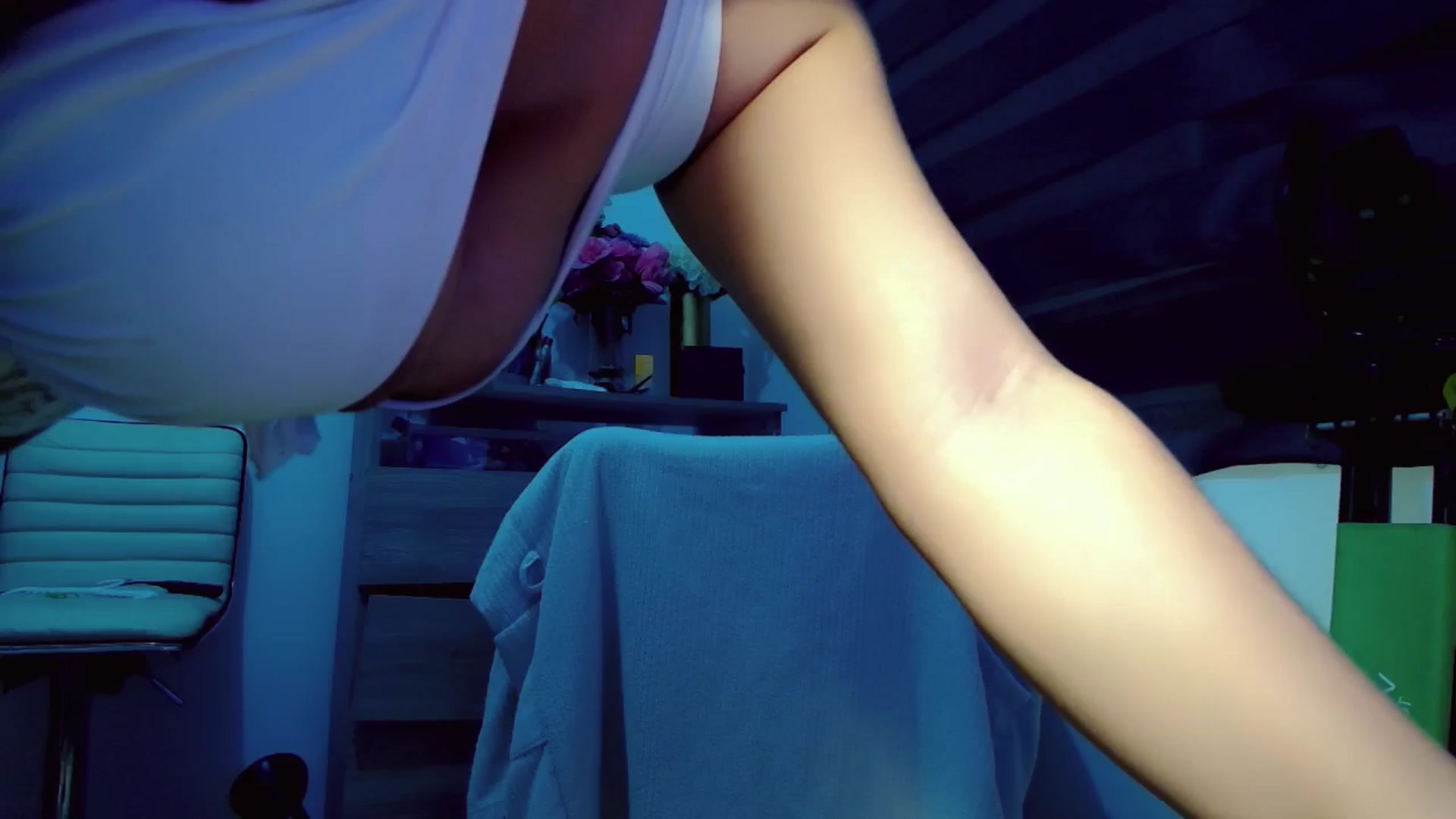 Gallery image thumbnail from YoungGirl's myfreecams stream on, 06/07/2024, 05:30 image 13 of 20
