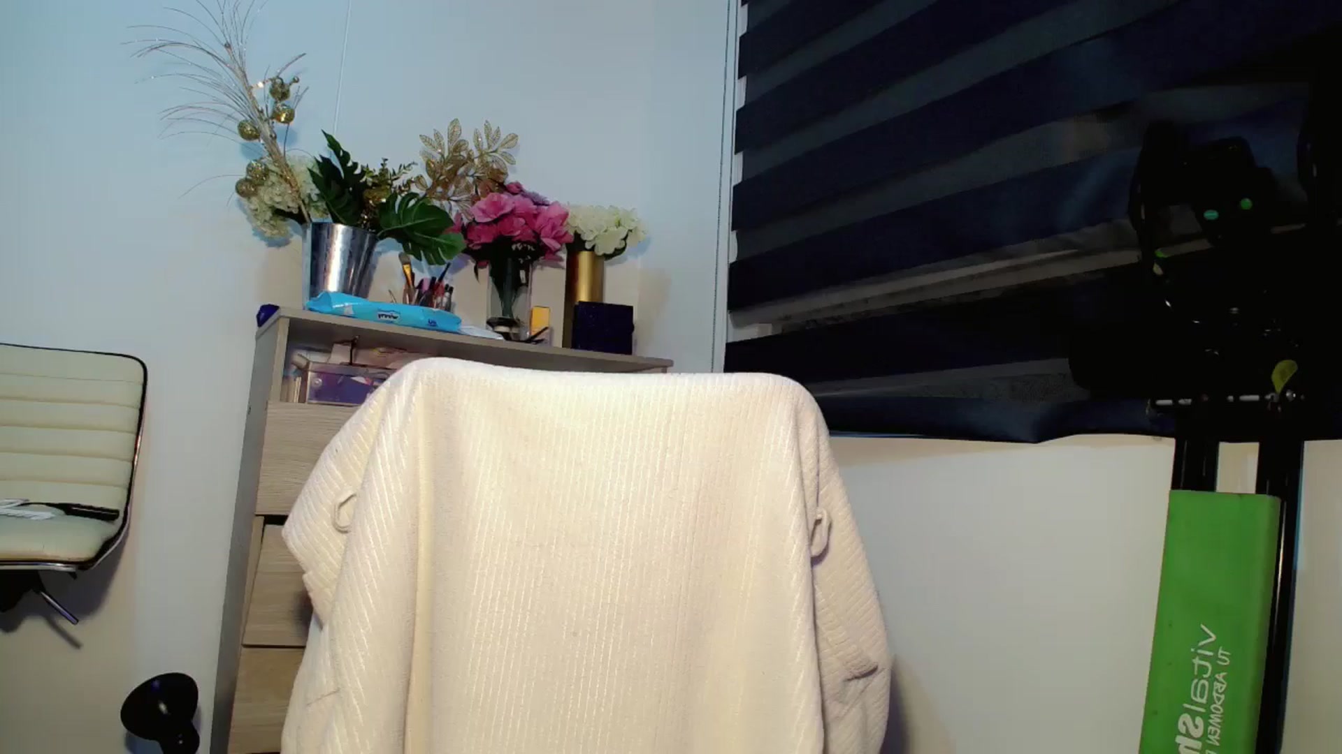 Gallery image thumbnail from YoungGirl's myfreecams stream on, 06/07/2024, 05:30 image 11 of 20