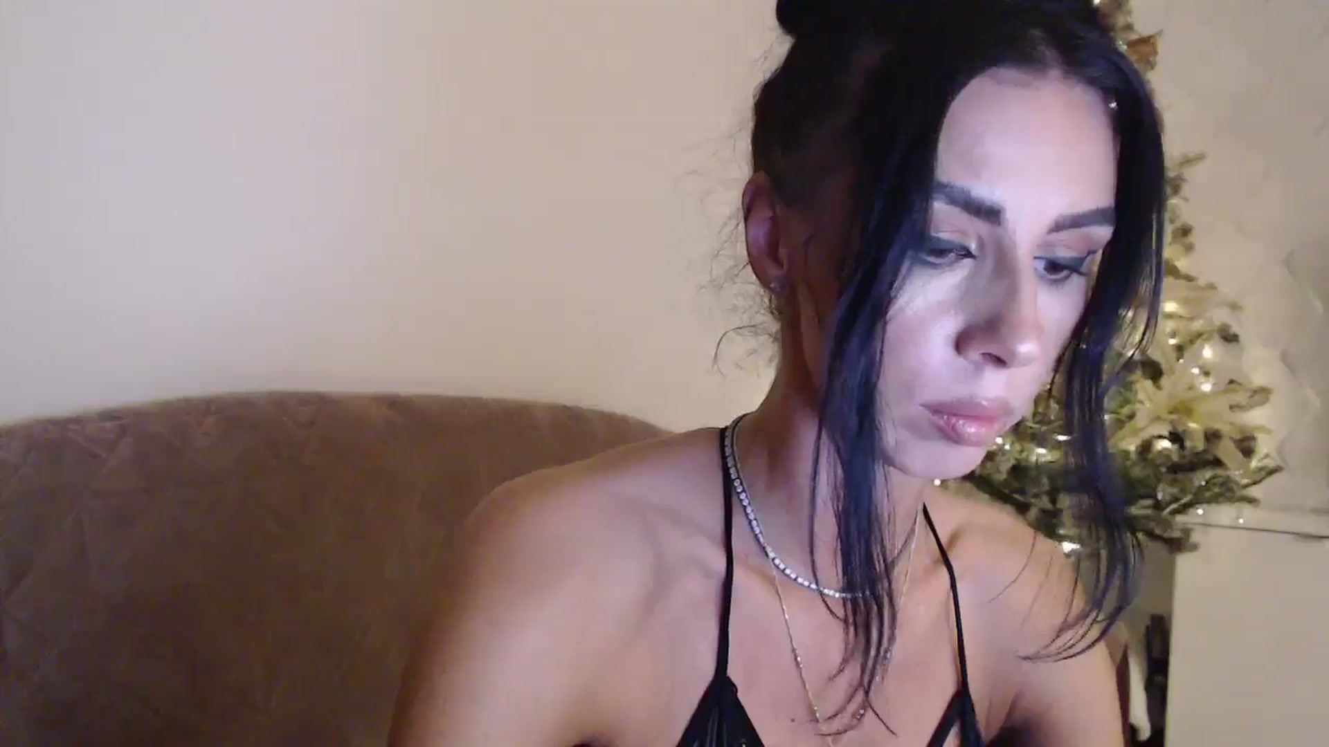 Gallery image thumbnail from YoungLexiSexy's myfreecams stream on, 12/28/2024, 24:17 image 7 of 20