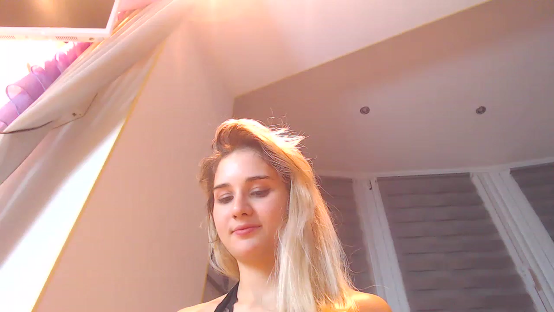 Gallery image thumbnail from YoungLilMary's myfreecams stream on, 11/26/2022, 01:14 image 10 of 20