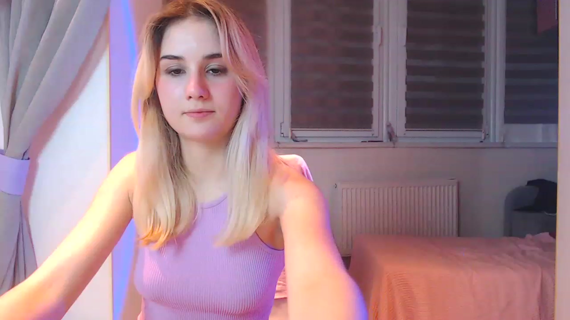 Gallery image thumbnail from YoungLilMary's myfreecams stream on, 12/11/2022, 21:02 image 12 of 20