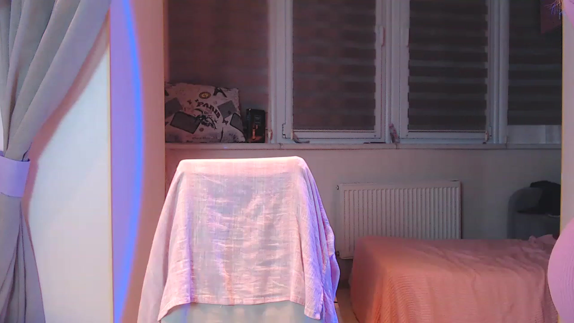 Gallery image thumbnail from YoungLilMary's myfreecams stream on, 12/11/2022, 21:02 image 10 of 20
