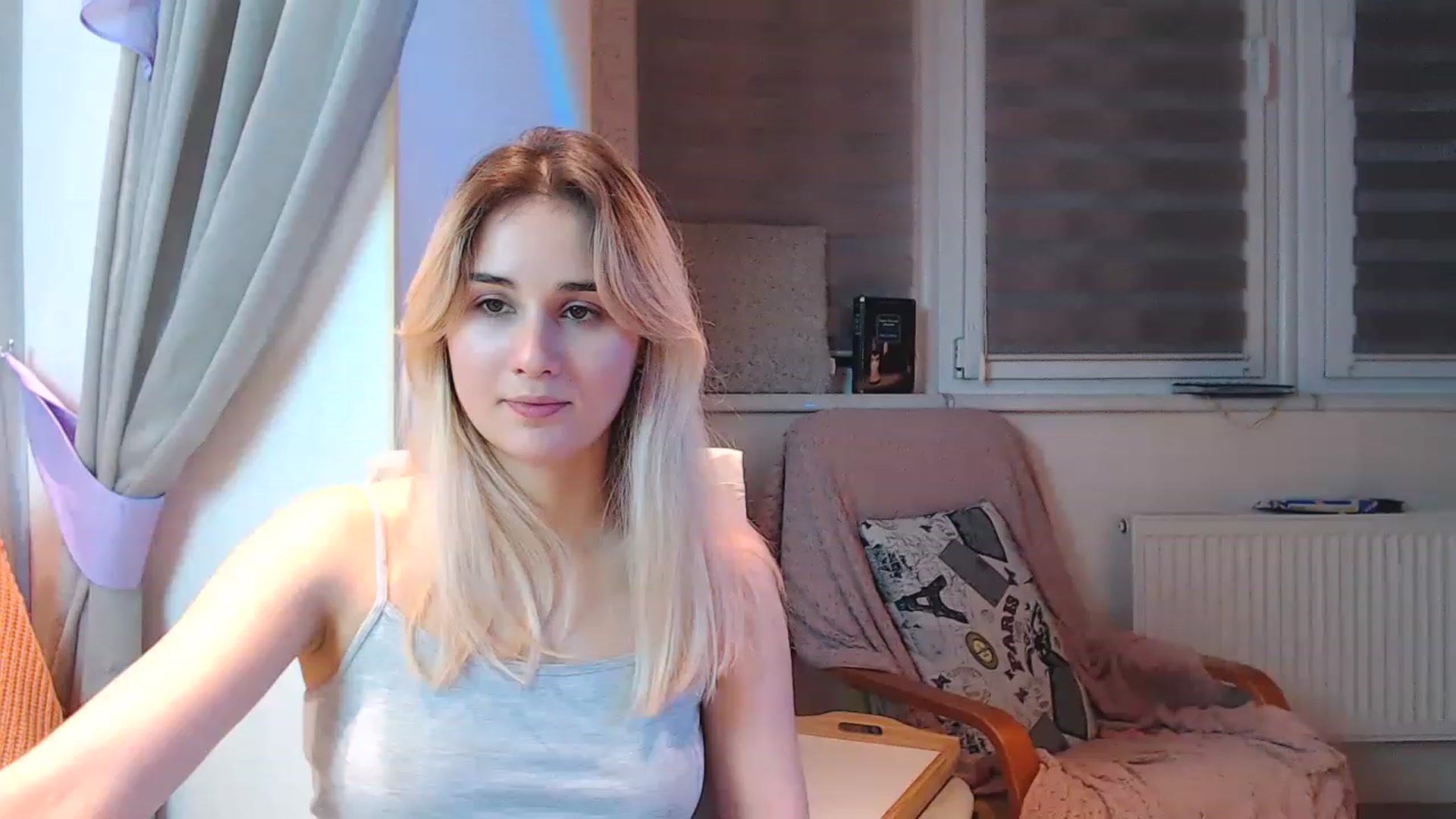 Gallery image thumbnail from YoungLilMary's myfreecams stream on, 12/16/2022, 19:09 image 20 of 20