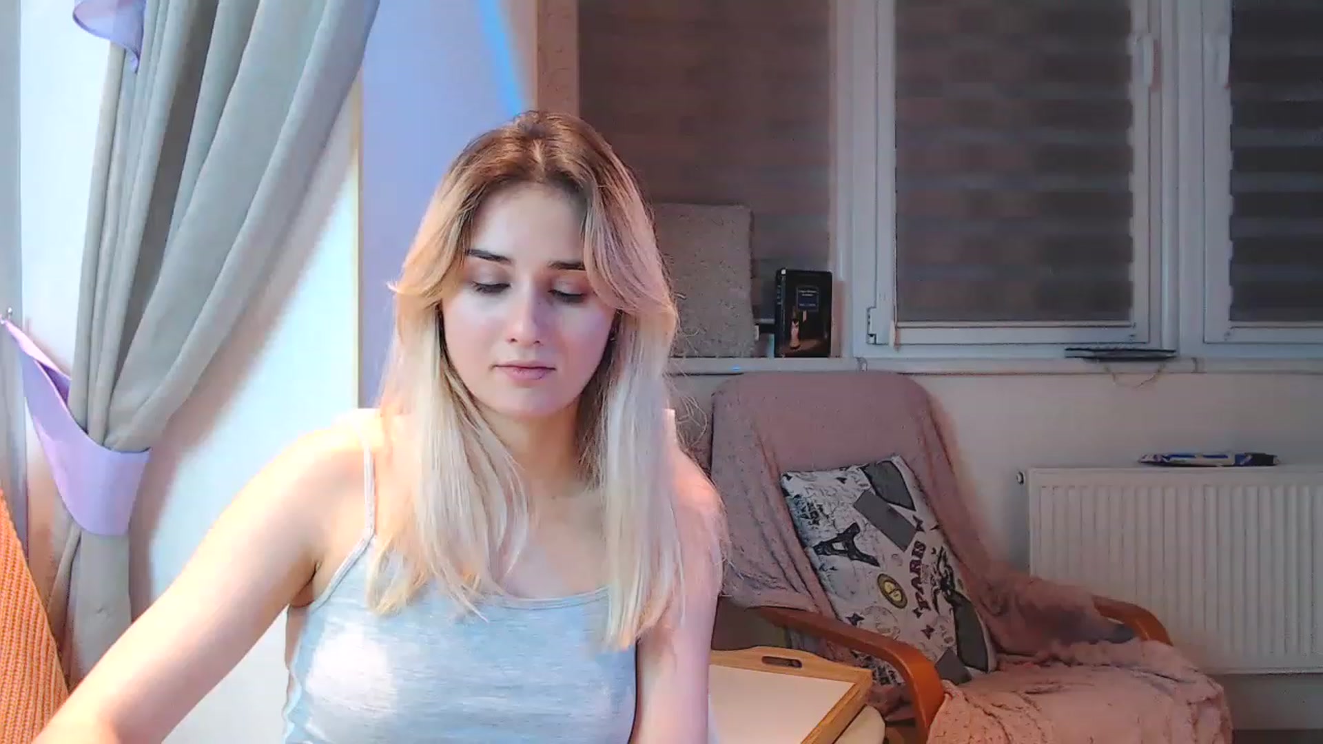 Gallery image thumbnail from YoungLilMary's myfreecams stream on, 12/16/2022, 19:09 image 19 of 20