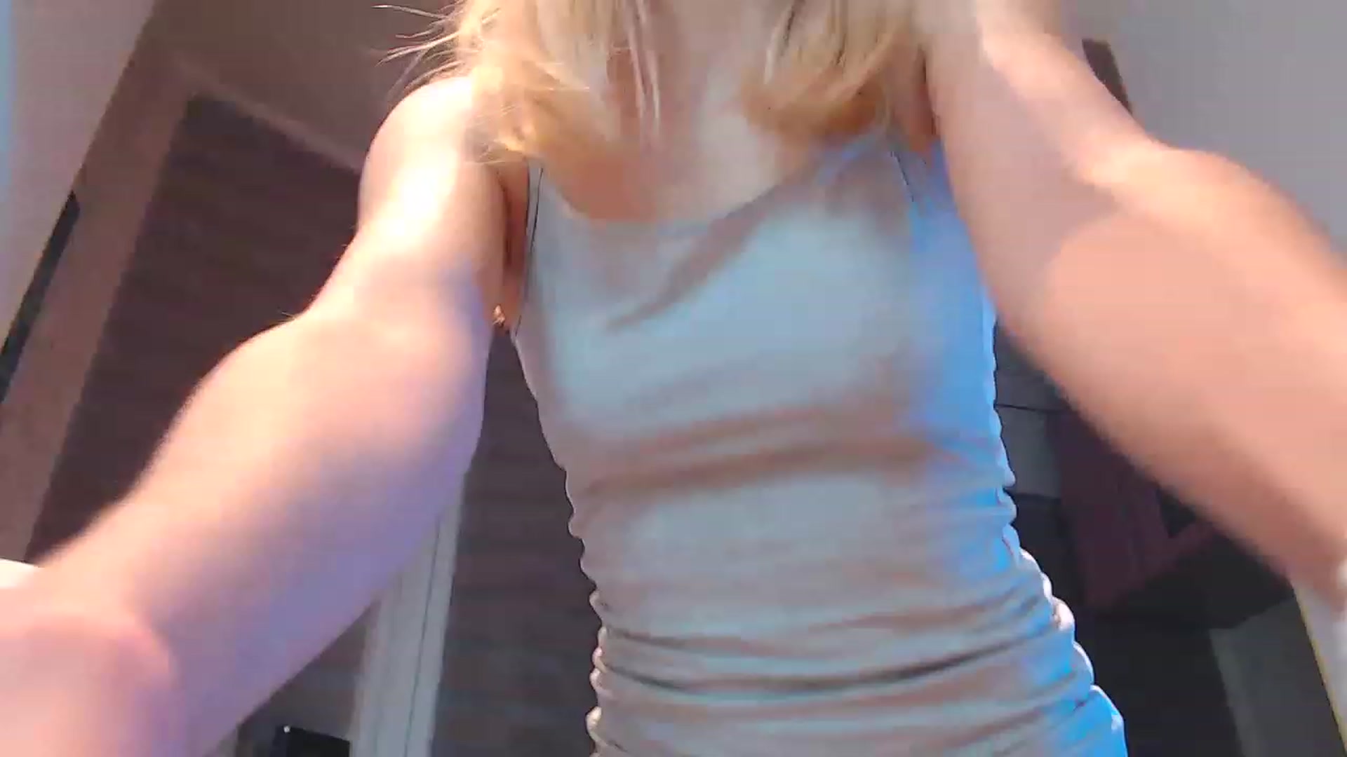 Gallery image thumbnail from YoungLilMary's myfreecams stream on, 12/16/2022, 19:09 image 7 of 20