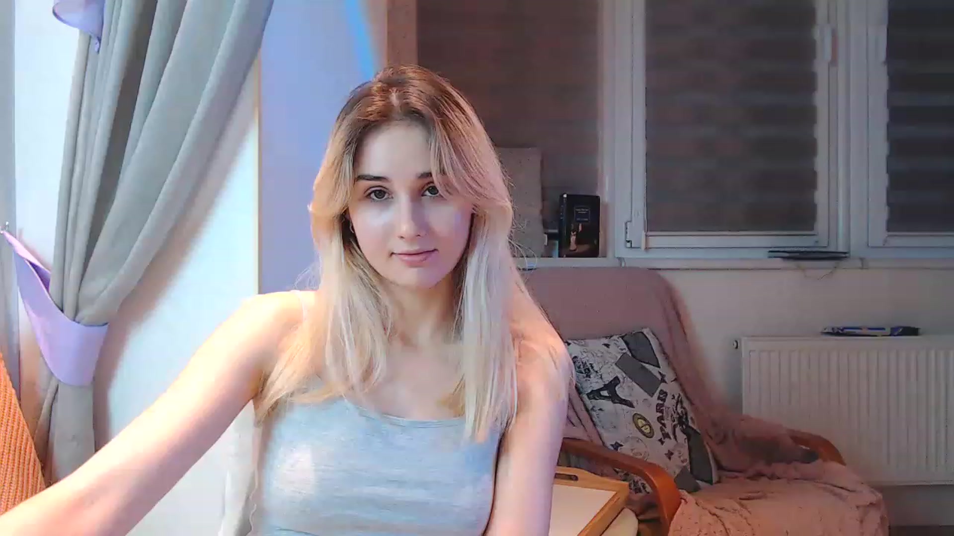 Gallery image thumbnail from YoungLilMary's myfreecams stream on, 12/16/2022, 19:09 image 16 of 20