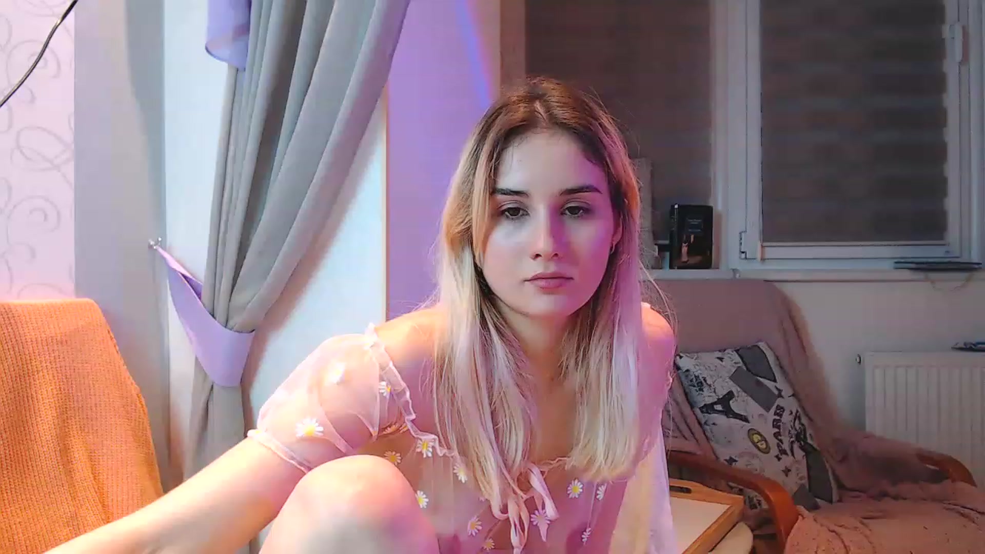 Gallery image thumbnail from YoungLilMary's myfreecams stream on, 12/16/2022, 19:58 image 17 of 20