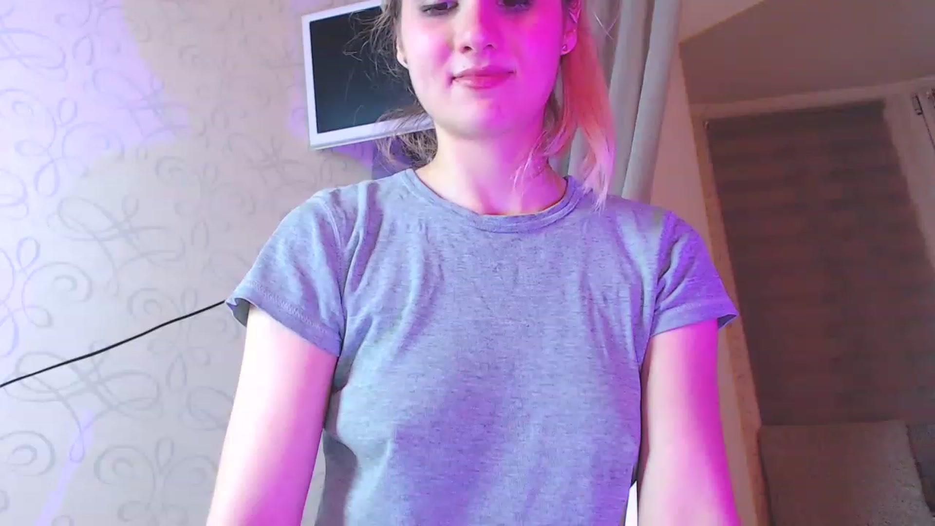Gallery image thumbnail from YoungLilMary's myfreecams stream on, 12/18/2022, 24:06 image 20 of 20