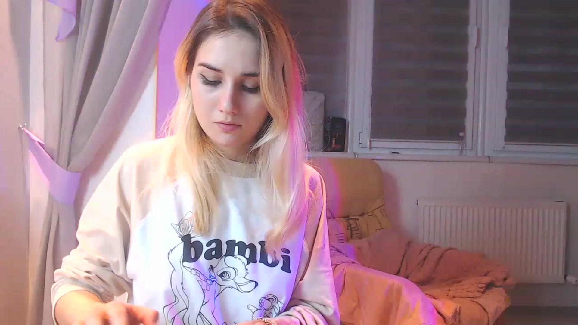 Gallery image thumbnail from YoungLilMary's myfreecams stream on, 01/06/2023, 20:15 image 19 of 20