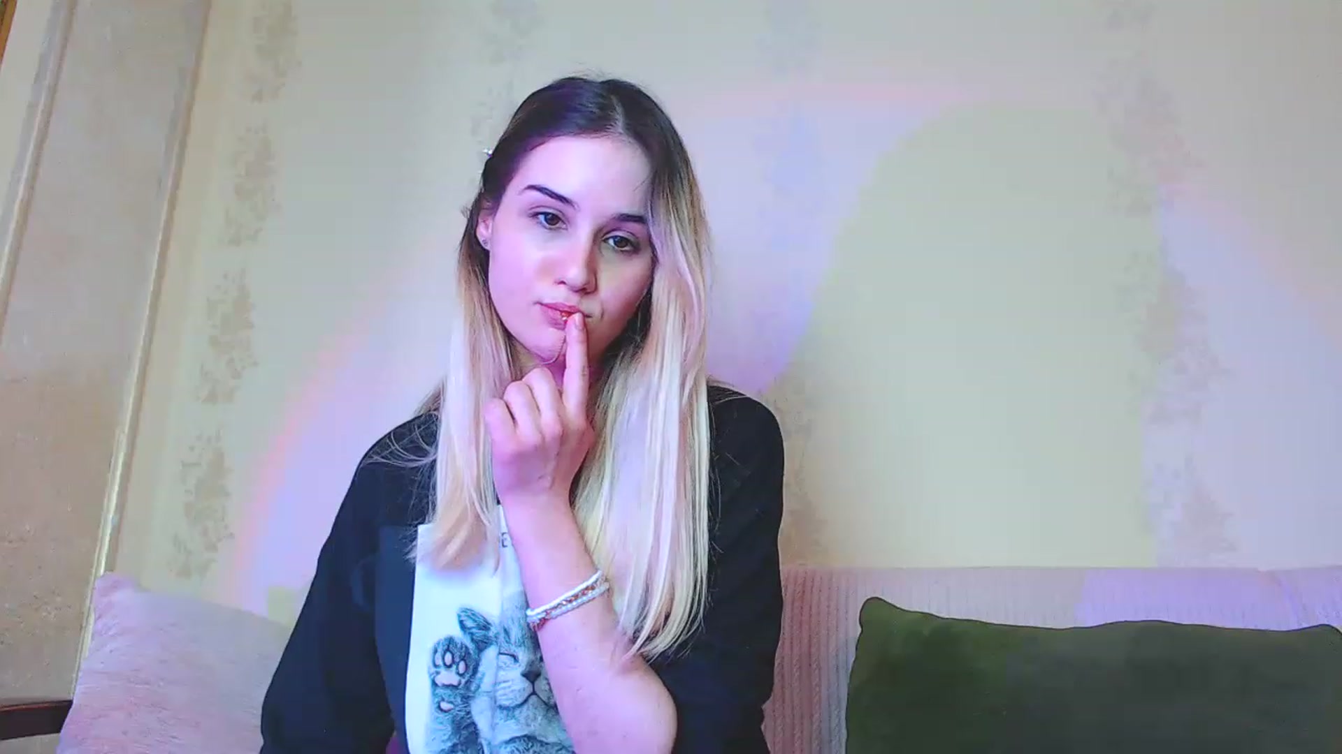 Gallery image thumbnail from YoungLilMary's myfreecams stream on, 03/06/2023, 21:55 image 16 of 20