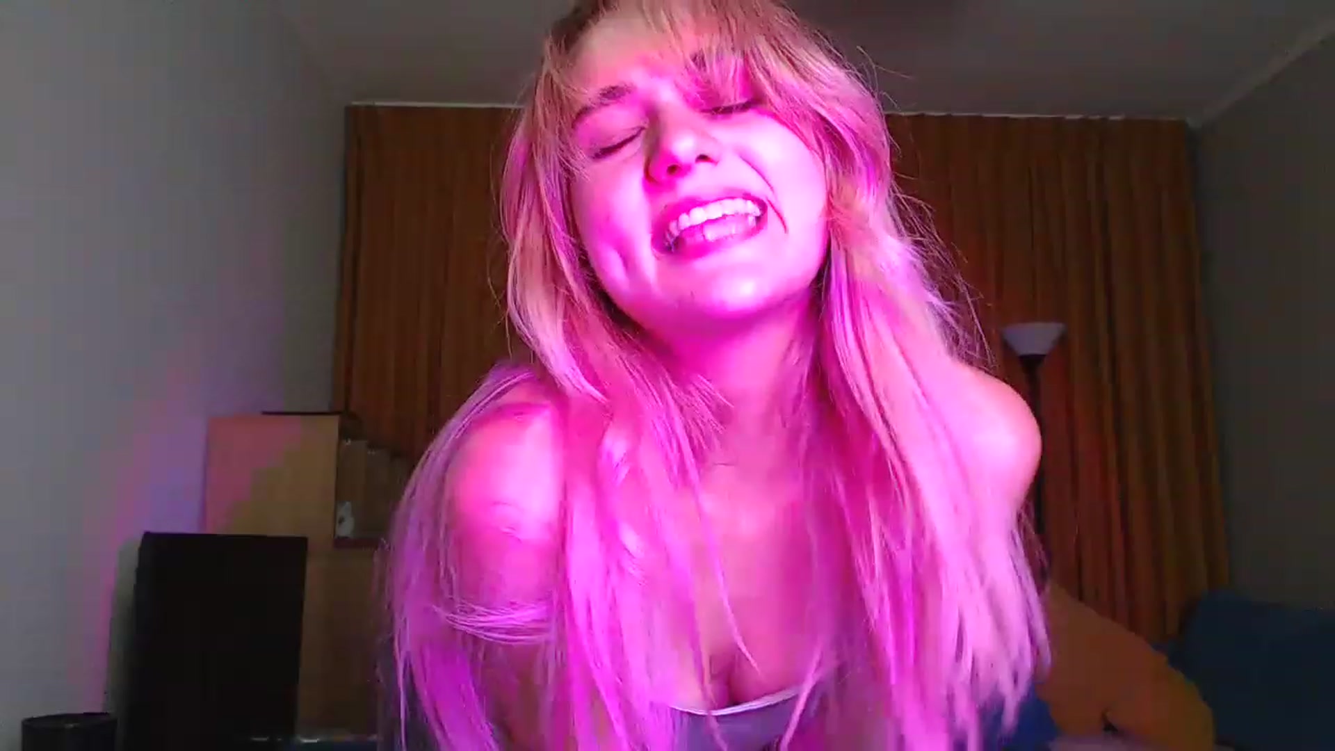 Gallery image thumbnail from YoungLilMary's myfreecams stream on, 07/19/2023, 24:05 image 7 of 20