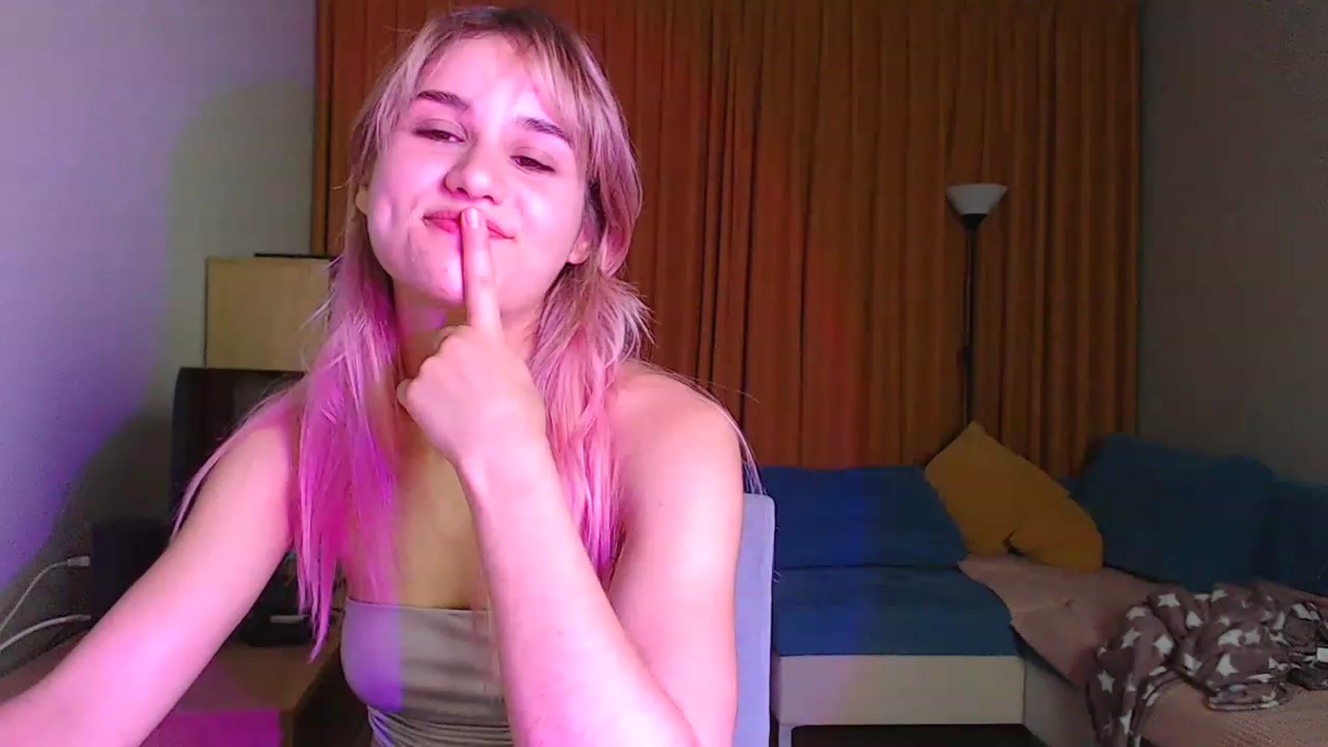 Gallery image thumbnail from YoungLilMary's myfreecams stream on, 07/19/2023, 24:05 image 3 of 20