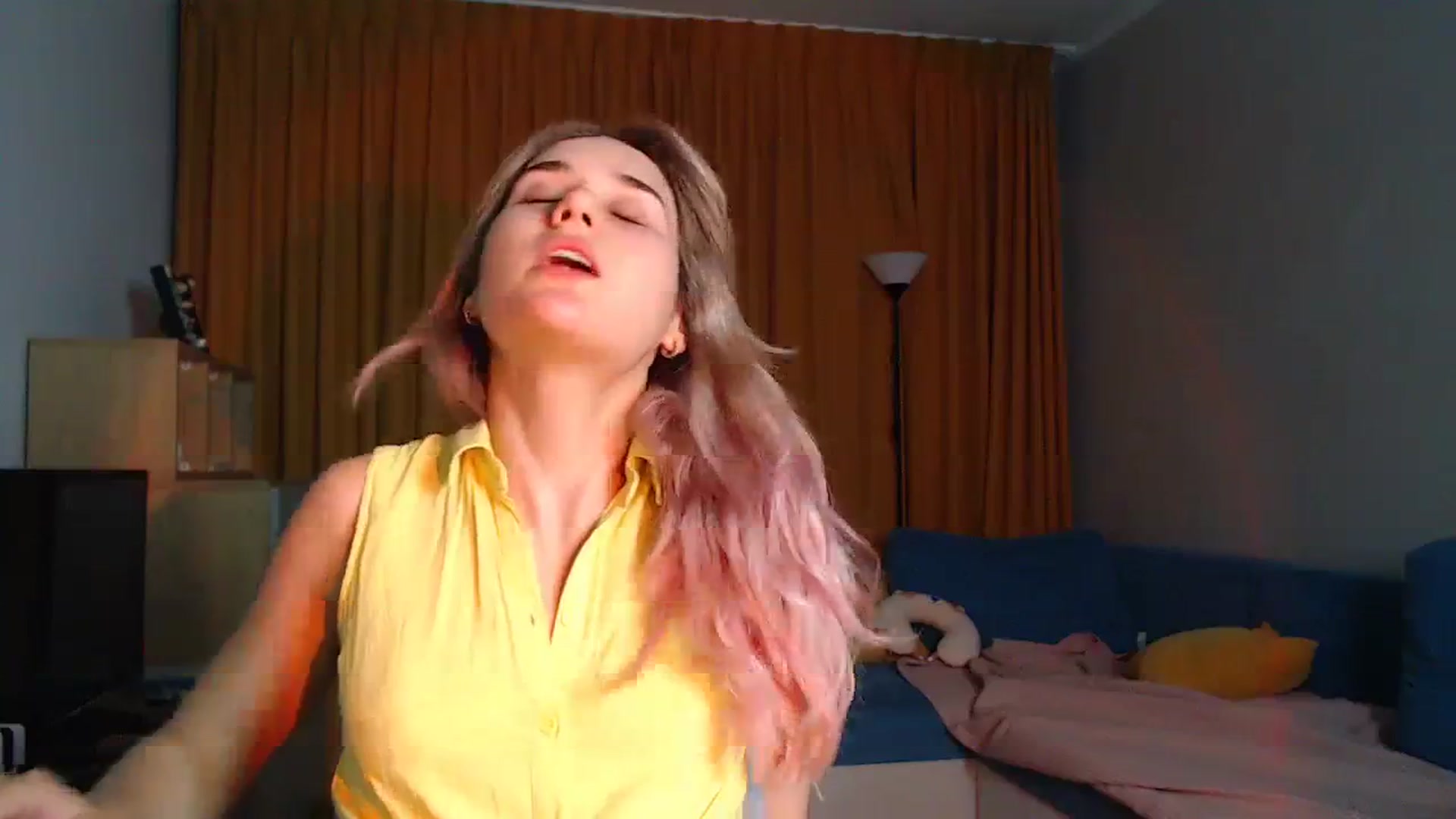 Gallery image thumbnail from YoungLilMary's myfreecams stream on, 07/22/2023, 23:05 image 5 of 20