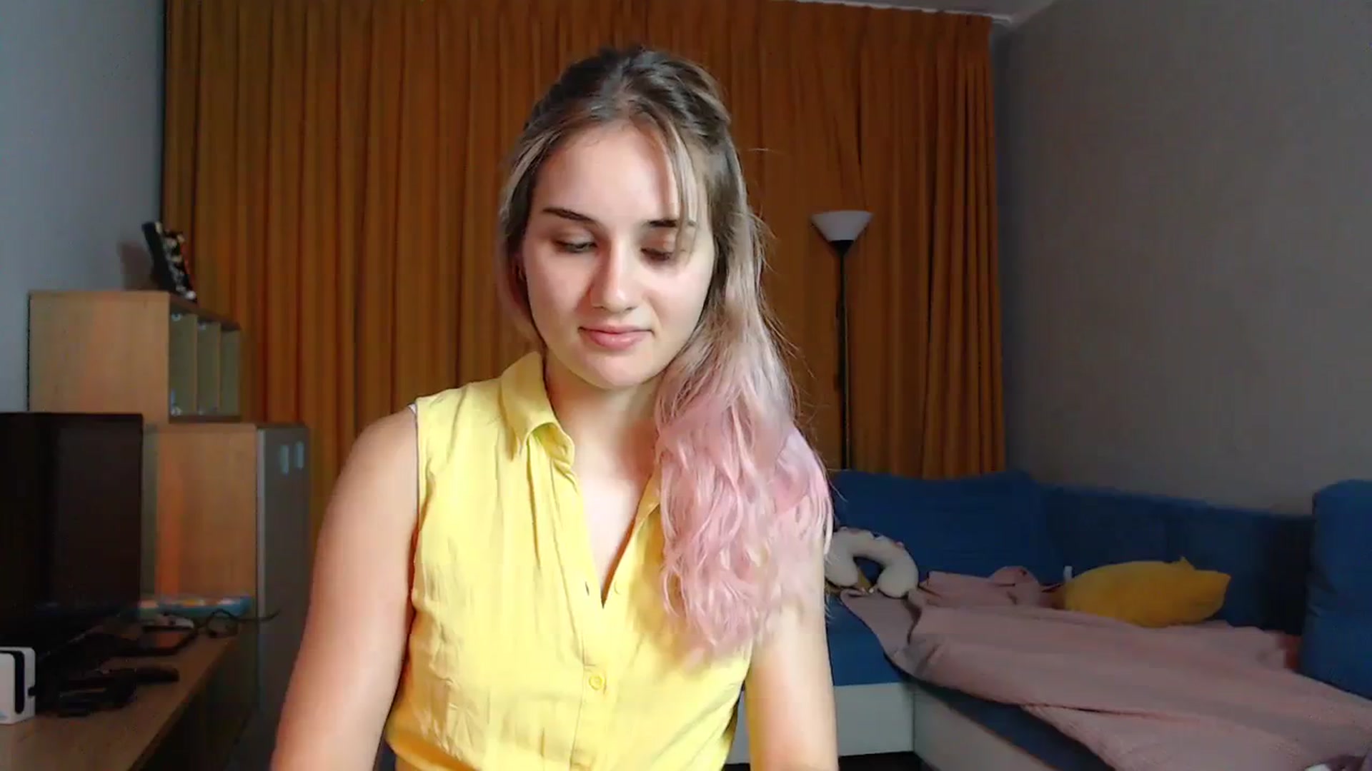 Gallery image thumbnail from YoungLilMary's myfreecams stream on, 07/22/2023, 23:05 image 11 of 20