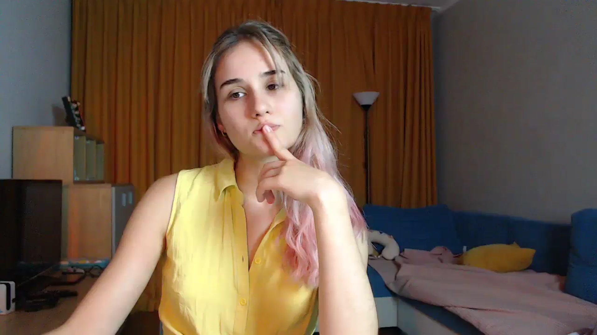 Gallery image thumbnail from YoungLilMary's myfreecams stream on, 07/22/2023, 23:05 image 12 of 20