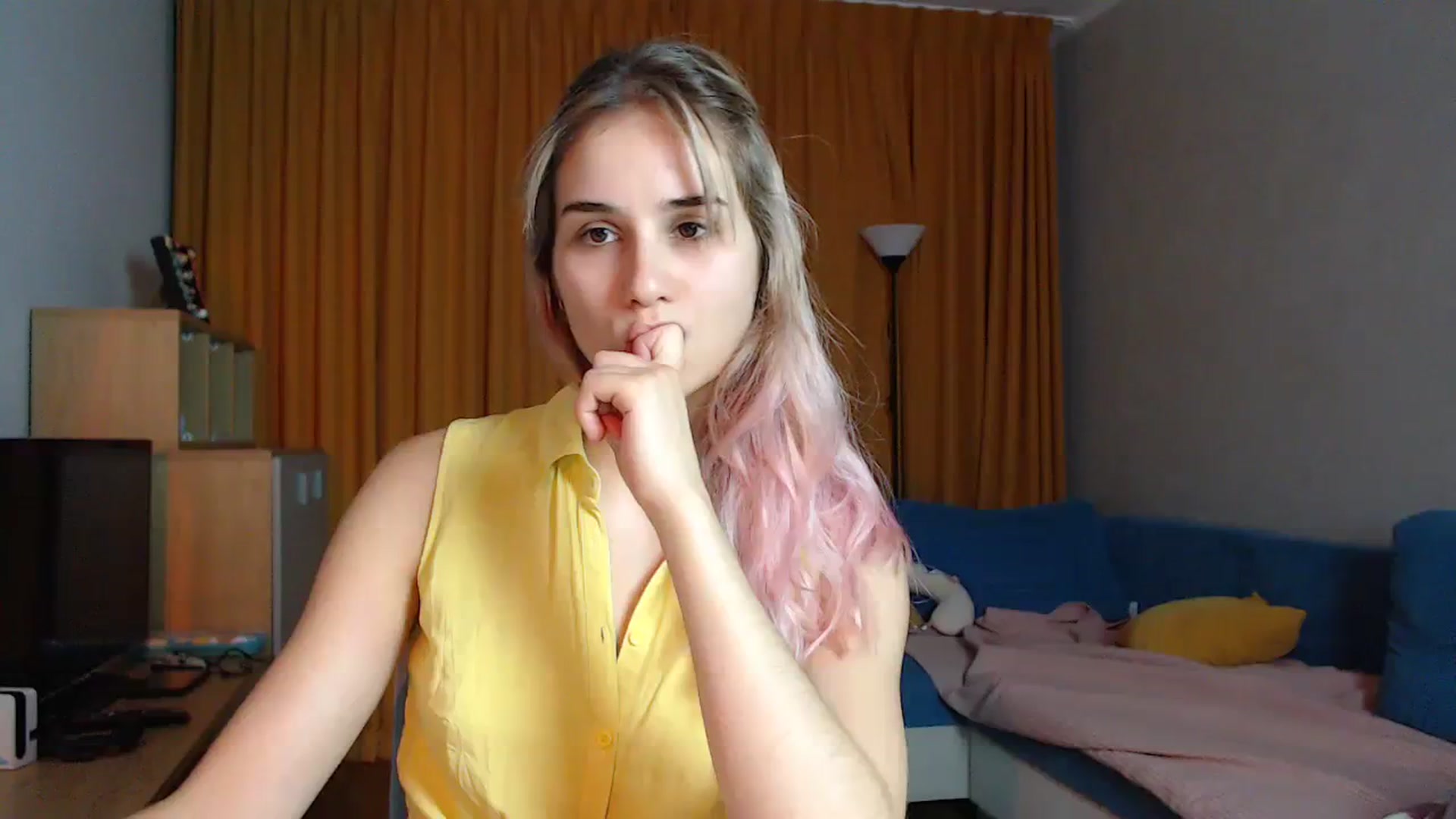 Gallery image thumbnail from YoungLilMary's myfreecams stream on, 07/22/2023, 23:05 image 13 of 20