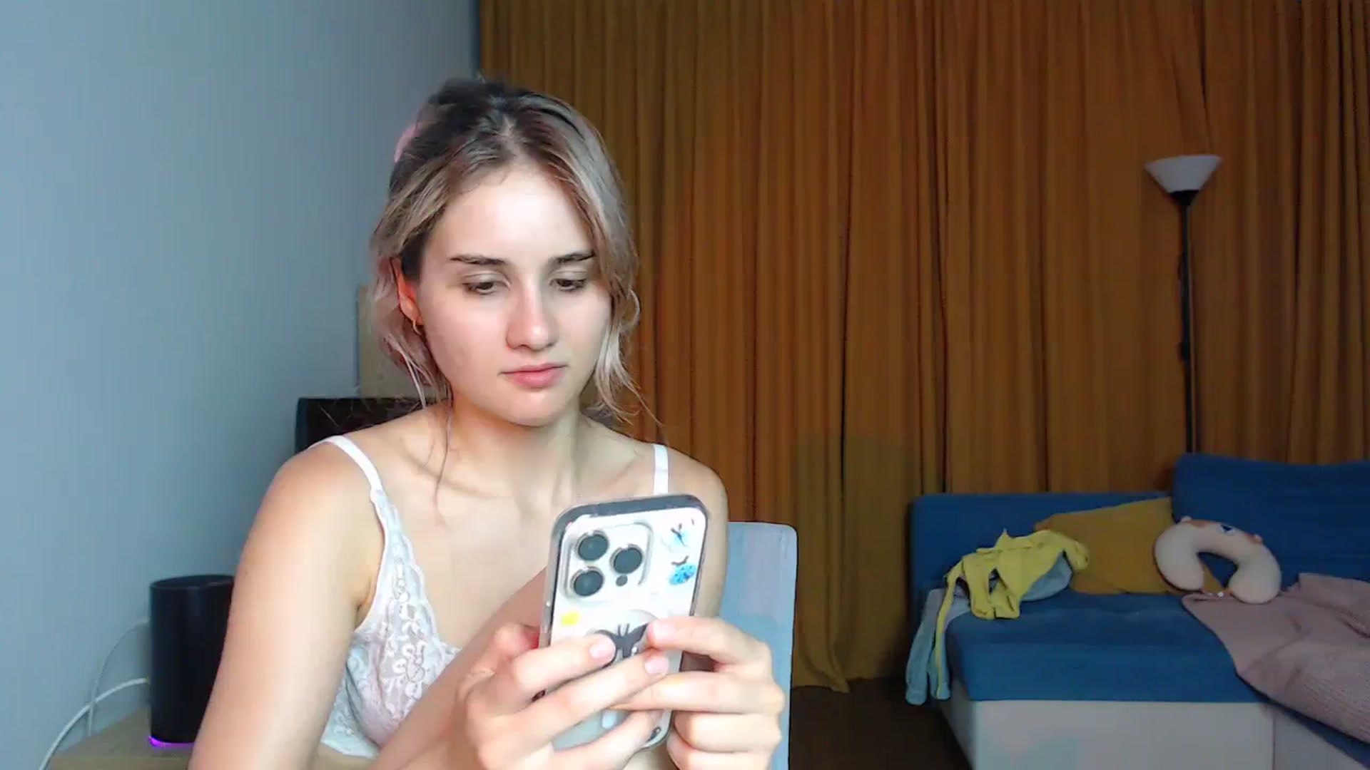 Gallery image thumbnail from YoungLilMary's myfreecams stream on, 07/23/2023, 01:22 image 2 of 20
