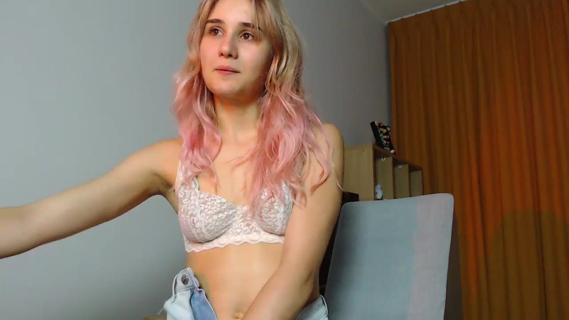 Gallery image thumbnail from YoungLilMary's myfreecams stream on, 07/23/2023, 01:22 image 11 of 20