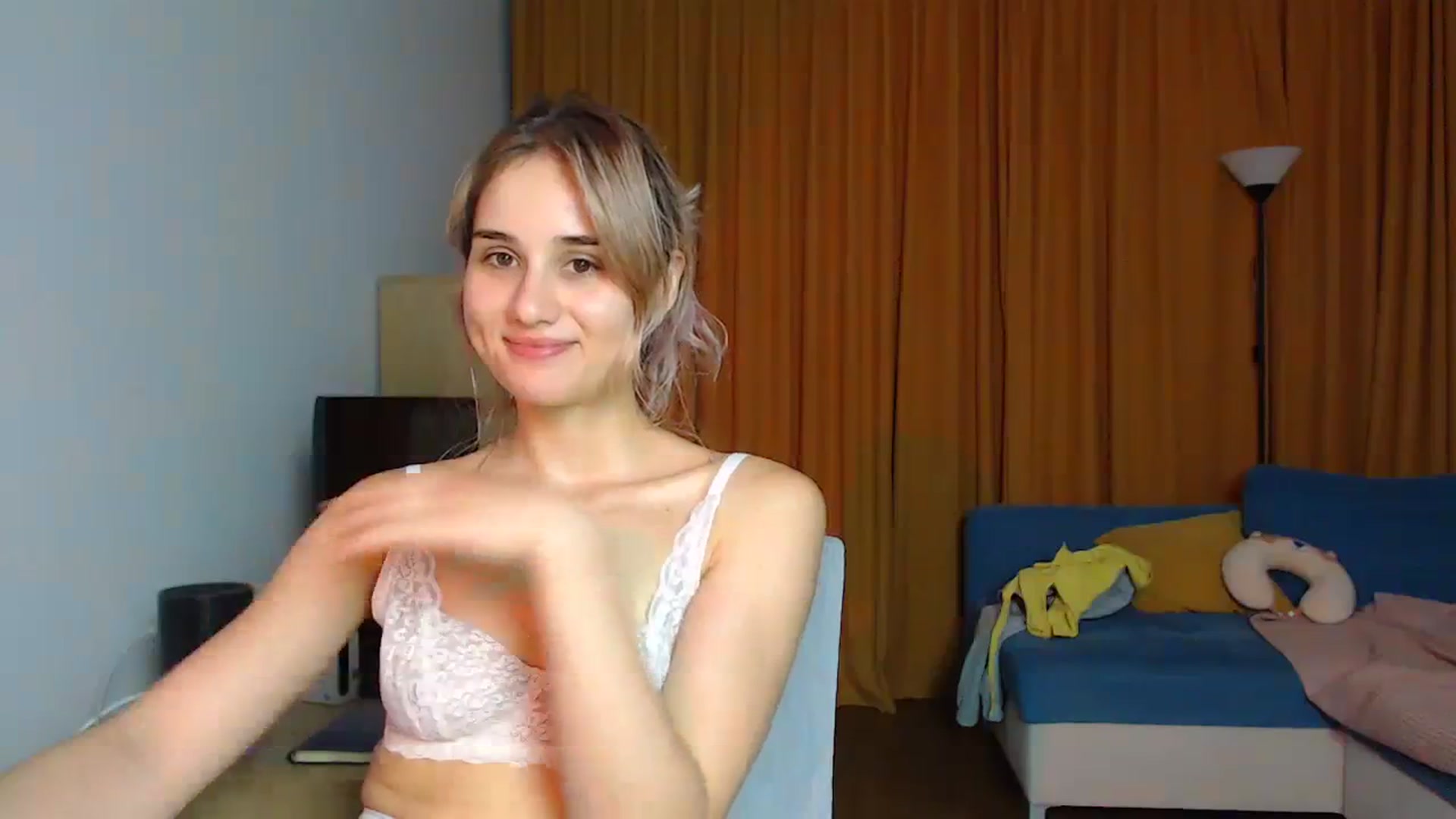 Gallery image thumbnail from YoungLilMary's myfreecams stream on, 07/23/2023, 01:22 image 4 of 20