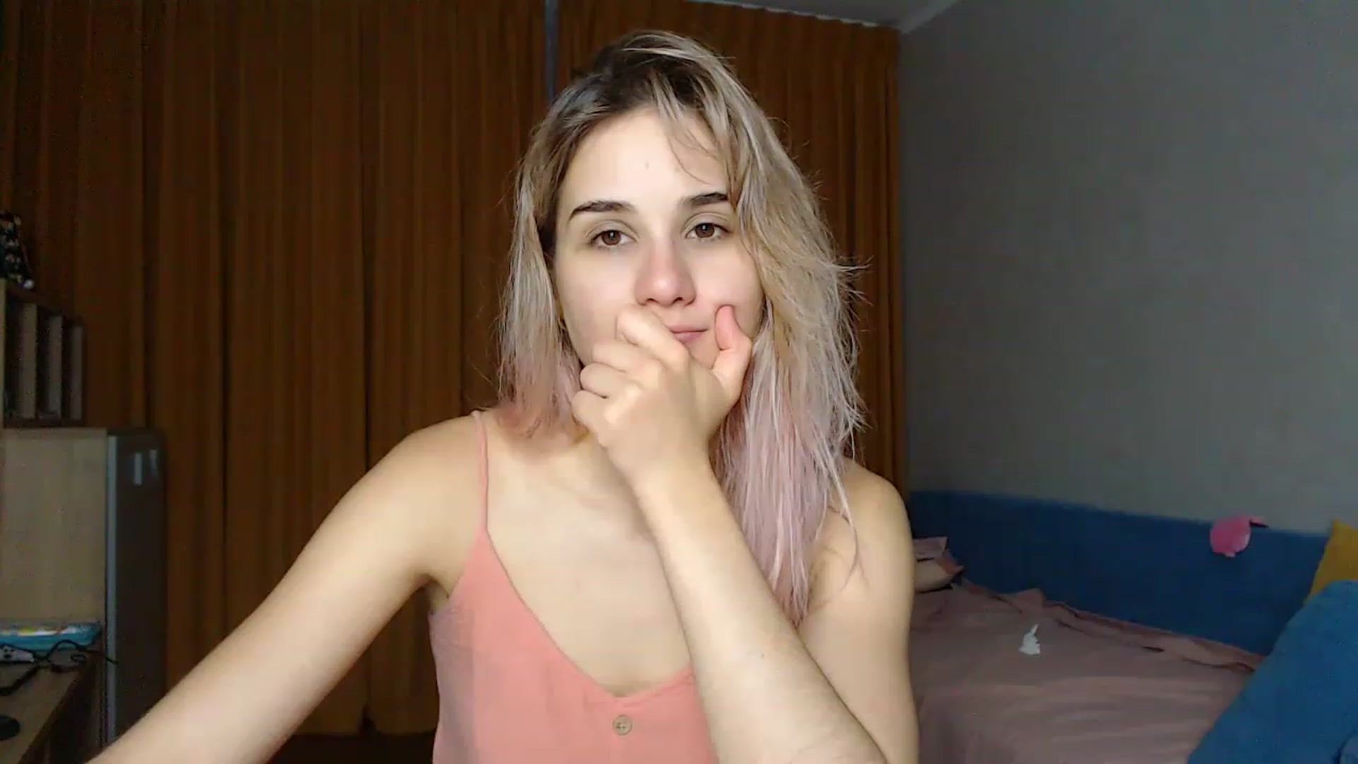 Gallery image thumbnail from YoungLilMary's myfreecams stream on, 07/26/2023, 24:35 image 16 of 20