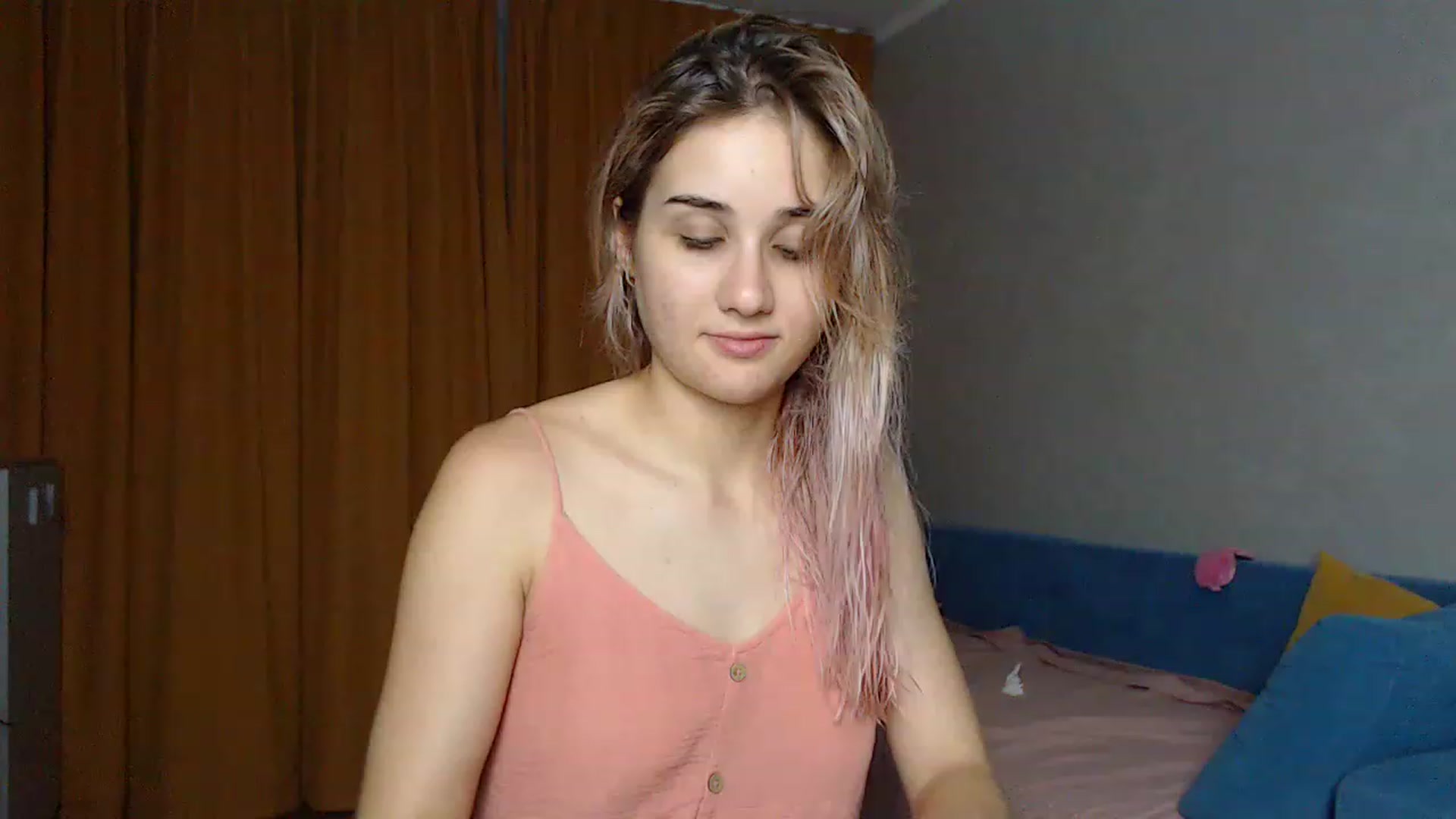 Gallery image thumbnail from YoungLilMary's myfreecams stream on, 07/26/2023, 24:35 image 3 of 20