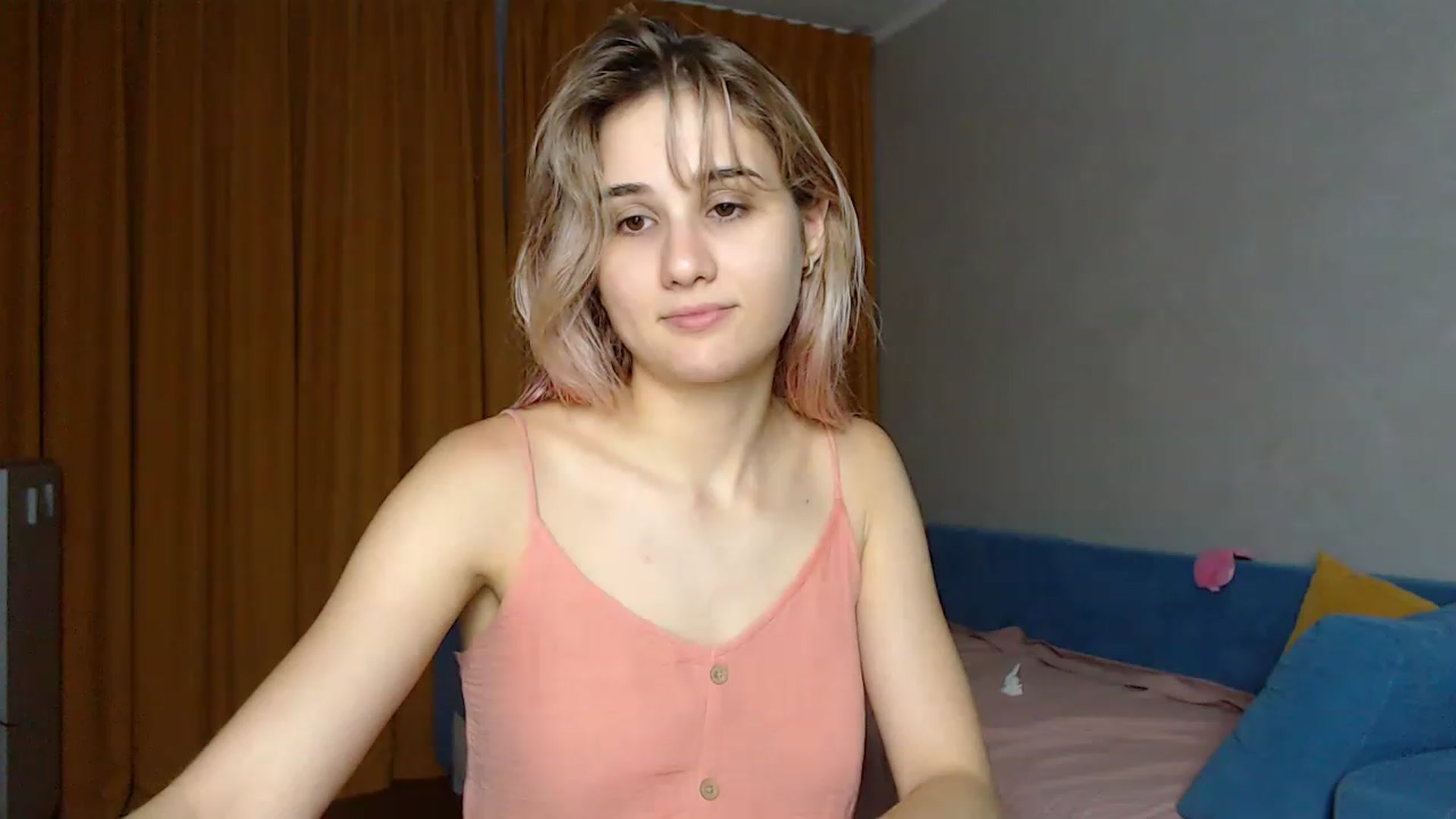 Gallery image thumbnail from YoungLilMary's myfreecams stream on, 07/26/2023, 24:35 image 5 of 20