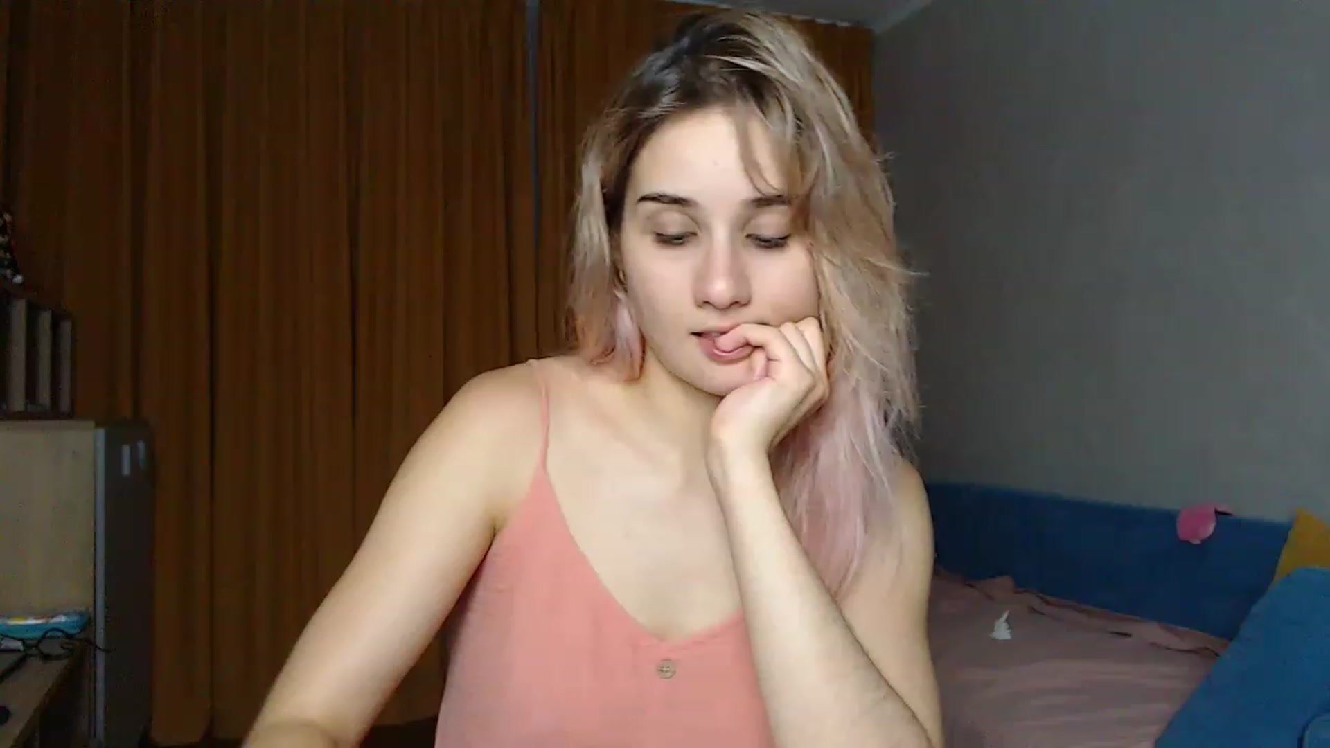 Gallery image thumbnail from YoungLilMary's myfreecams stream on, 07/26/2023, 24:35 image 14 of 20