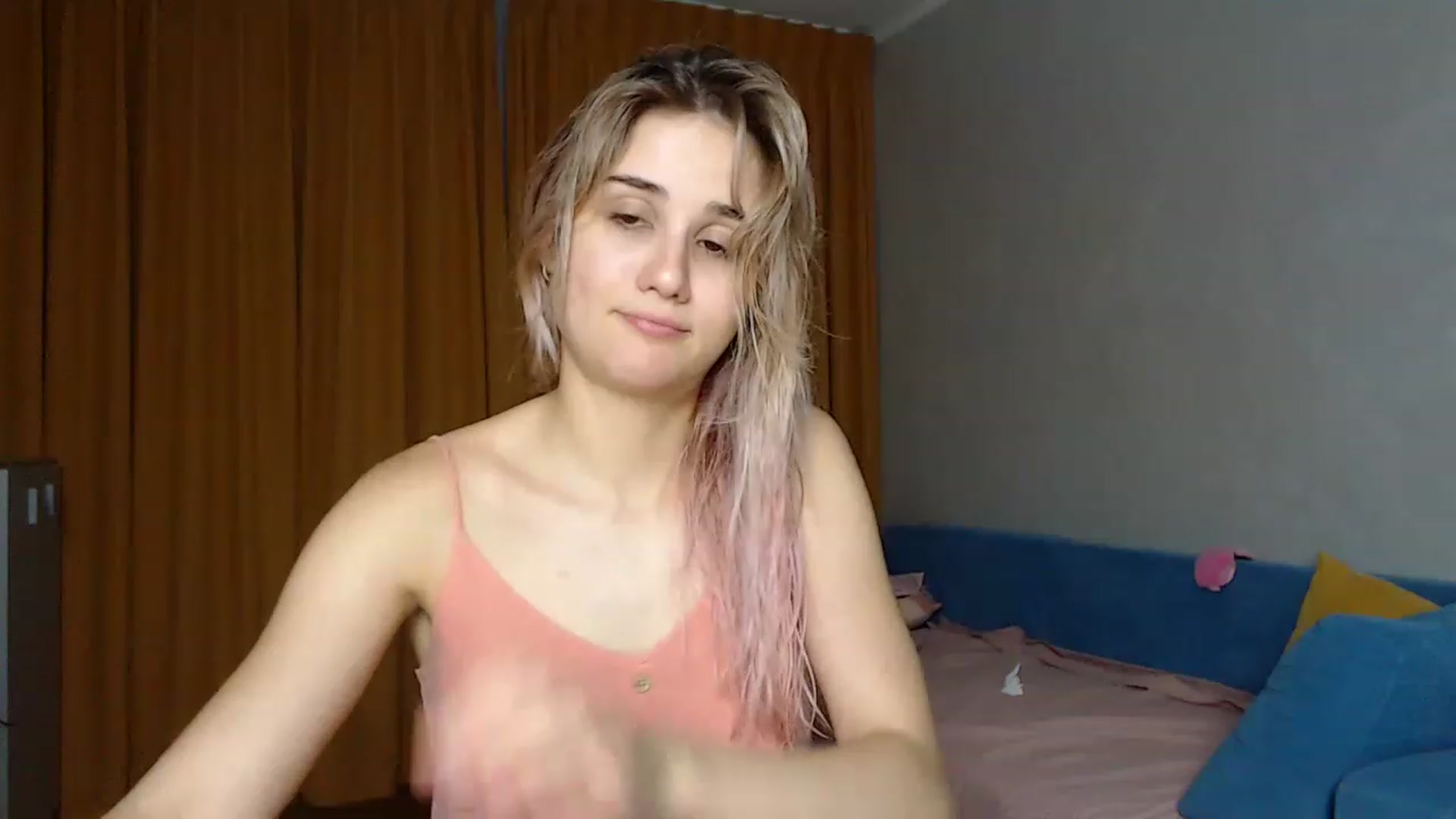 Gallery image thumbnail from YoungLilMary's myfreecams stream on, 07/26/2023, 24:35 image 4 of 20