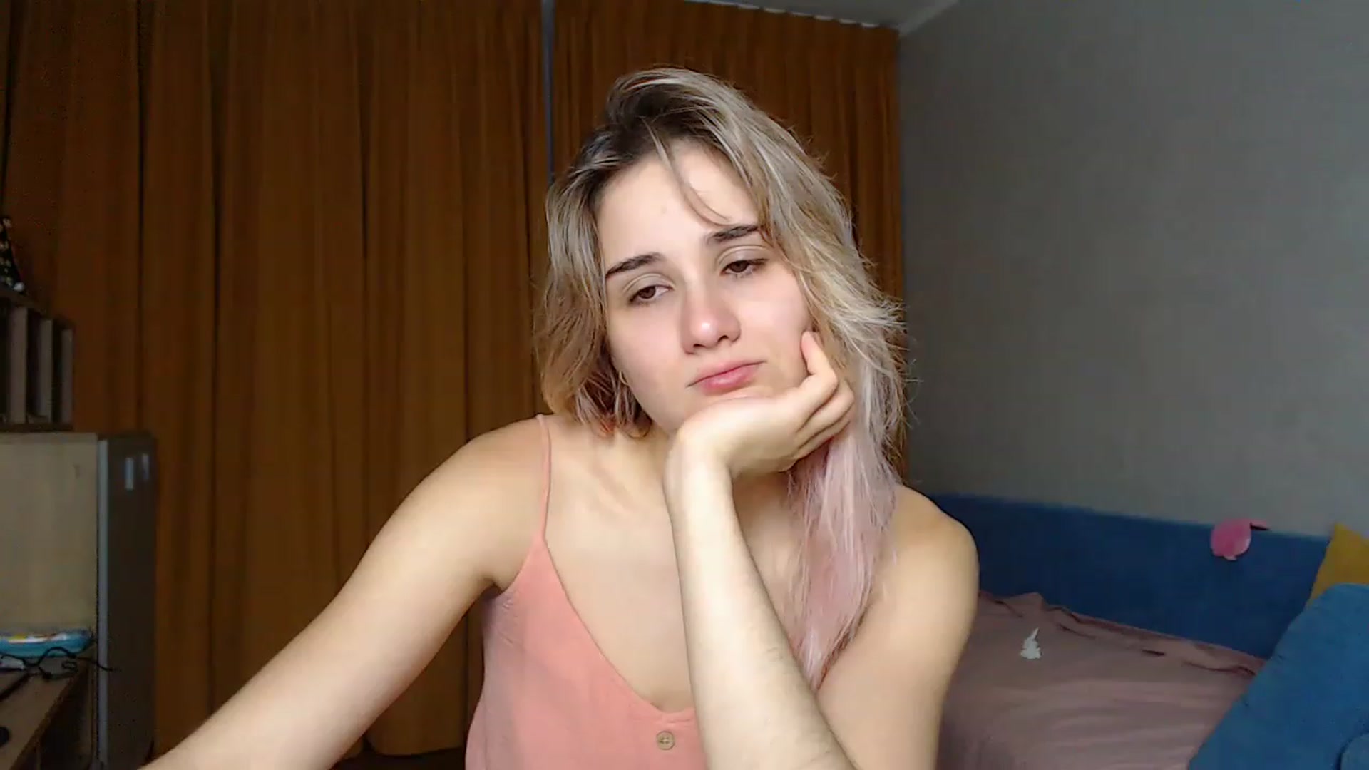 Gallery image thumbnail from YoungLilMary's myfreecams stream on, 07/26/2023, 24:35 image 12 of 20