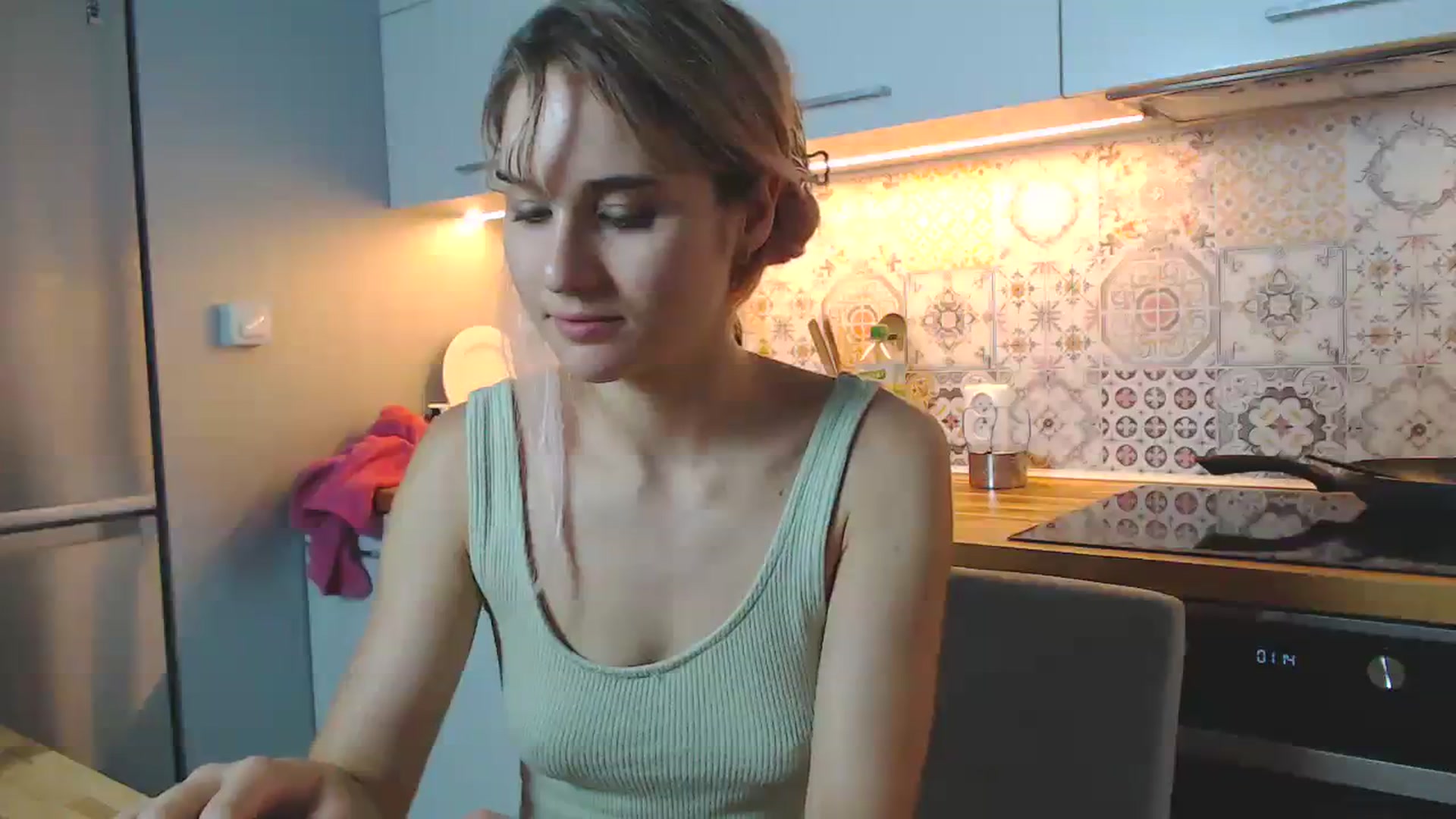 Gallery image thumbnail from YoungLilMary's myfreecams stream on, 07/30/2023, 24:20 image 17 of 20