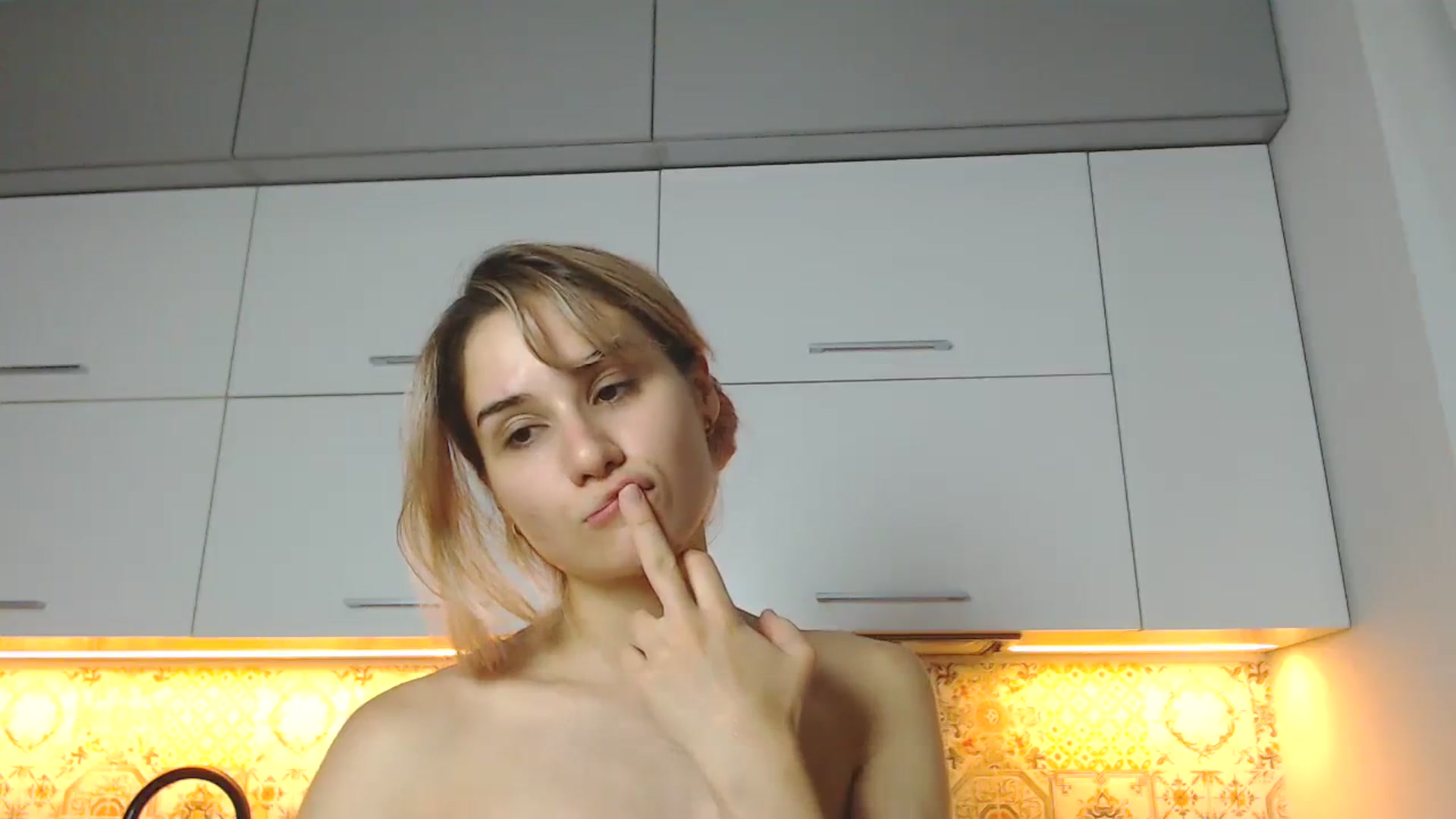 Gallery image thumbnail from YoungLilMary's myfreecams stream on, 07/30/2023, 24:20 image 9 of 20