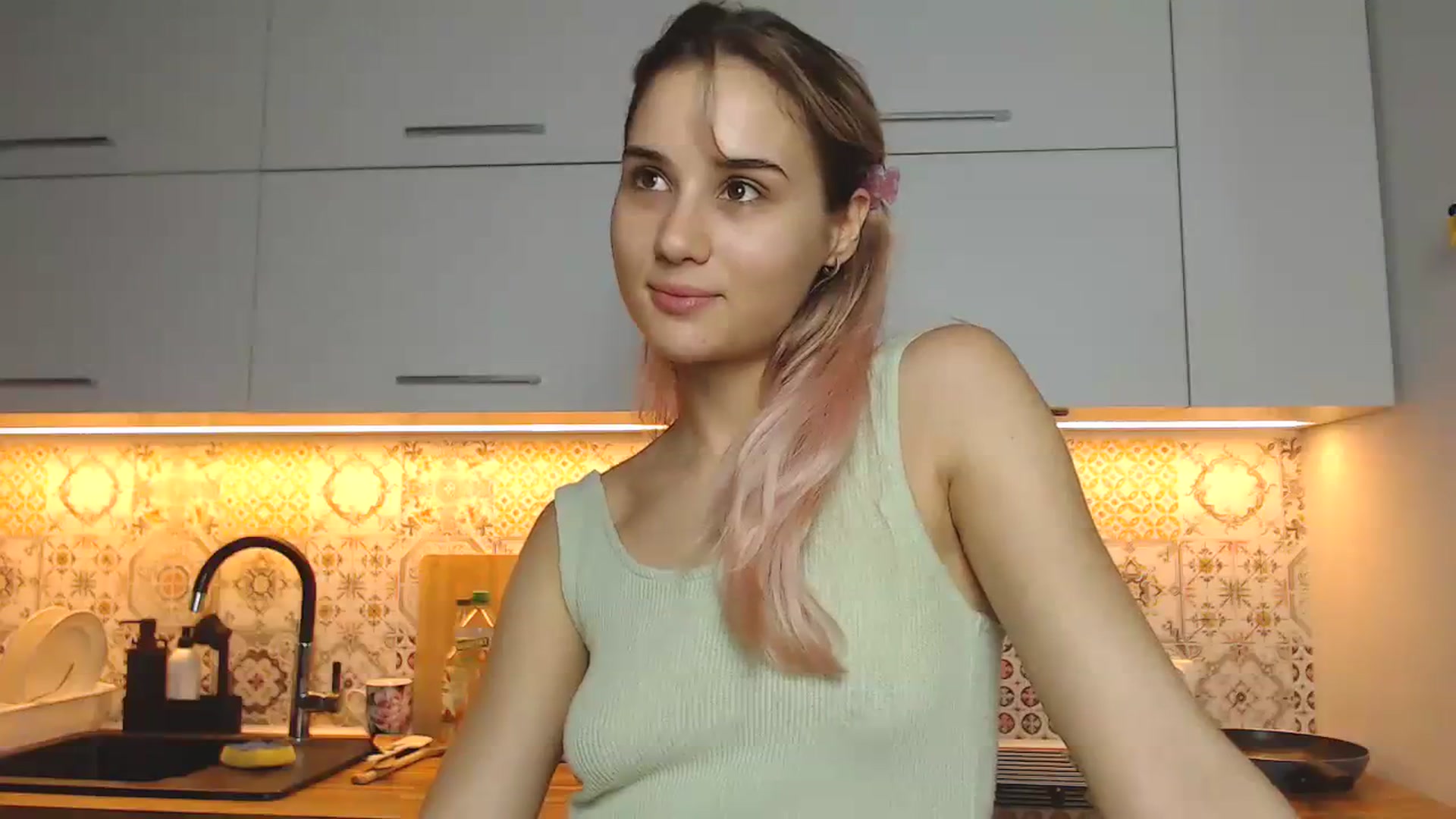 Gallery image thumbnail from YoungLilMary's myfreecams stream on, 07/30/2023, 23:49 image 3 of 20