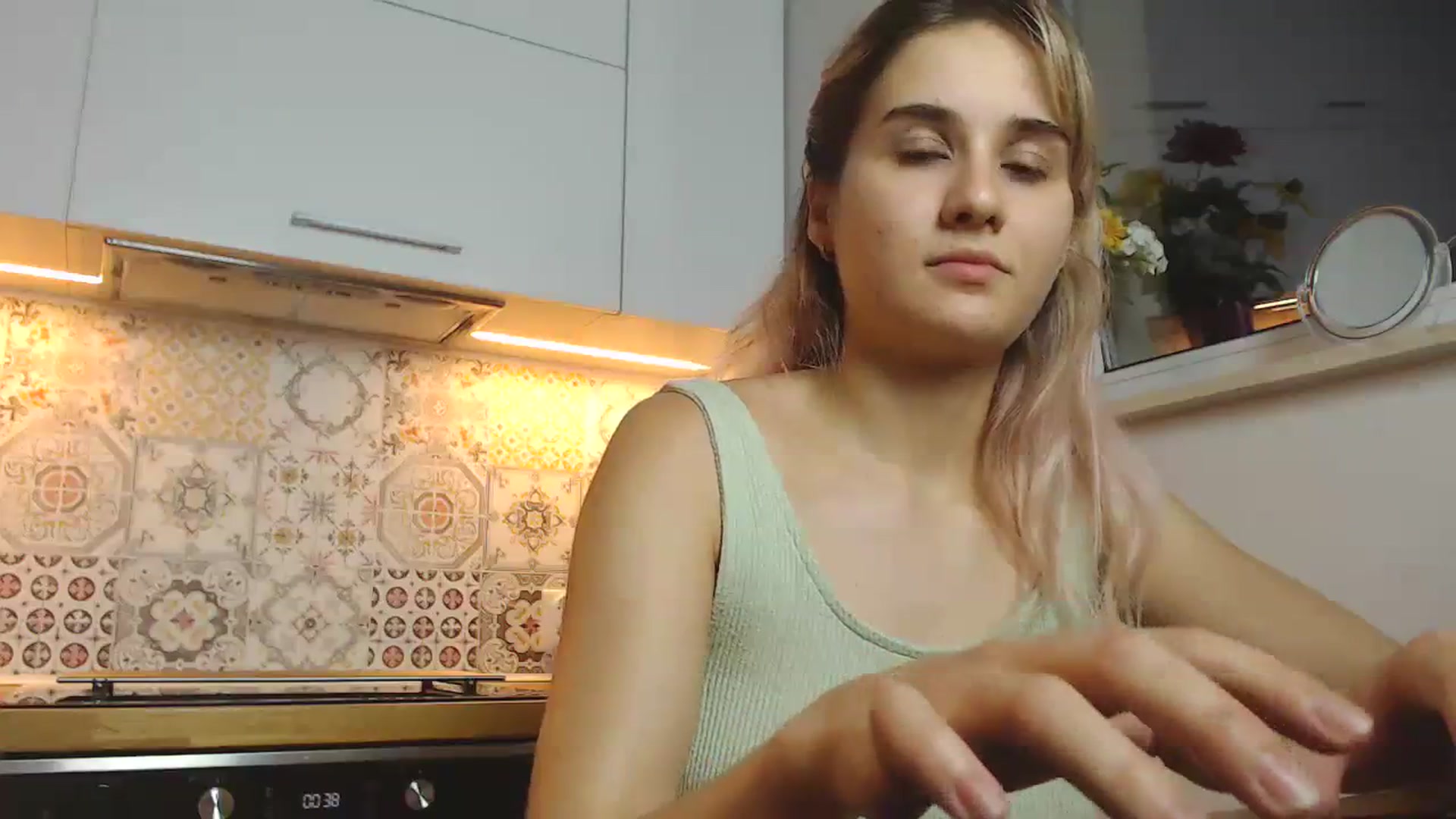 Gallery image thumbnail from YoungLilMary's myfreecams stream on, 07/30/2023, 23:49 image 18 of 20
