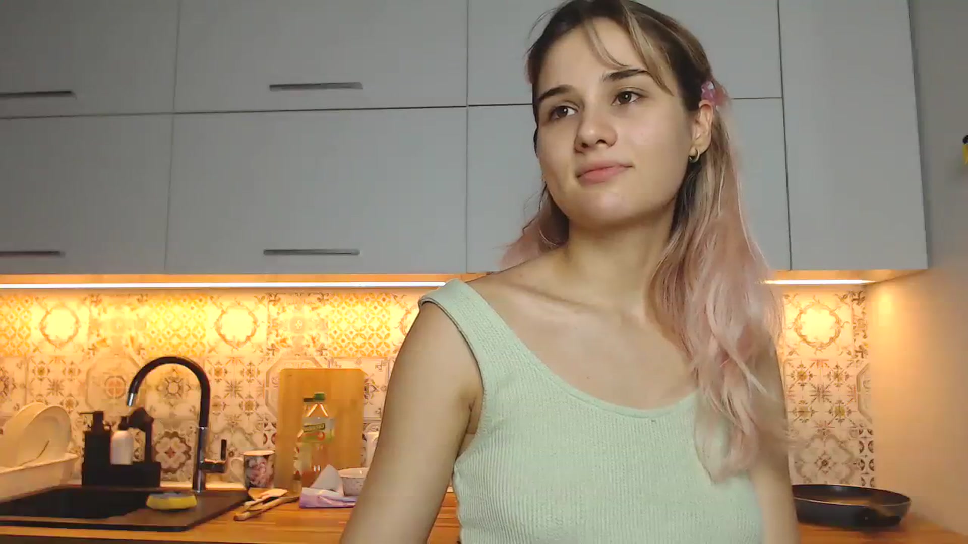 Gallery image thumbnail from YoungLilMary's myfreecams stream on, 07/30/2023, 23:49 image 5 of 20