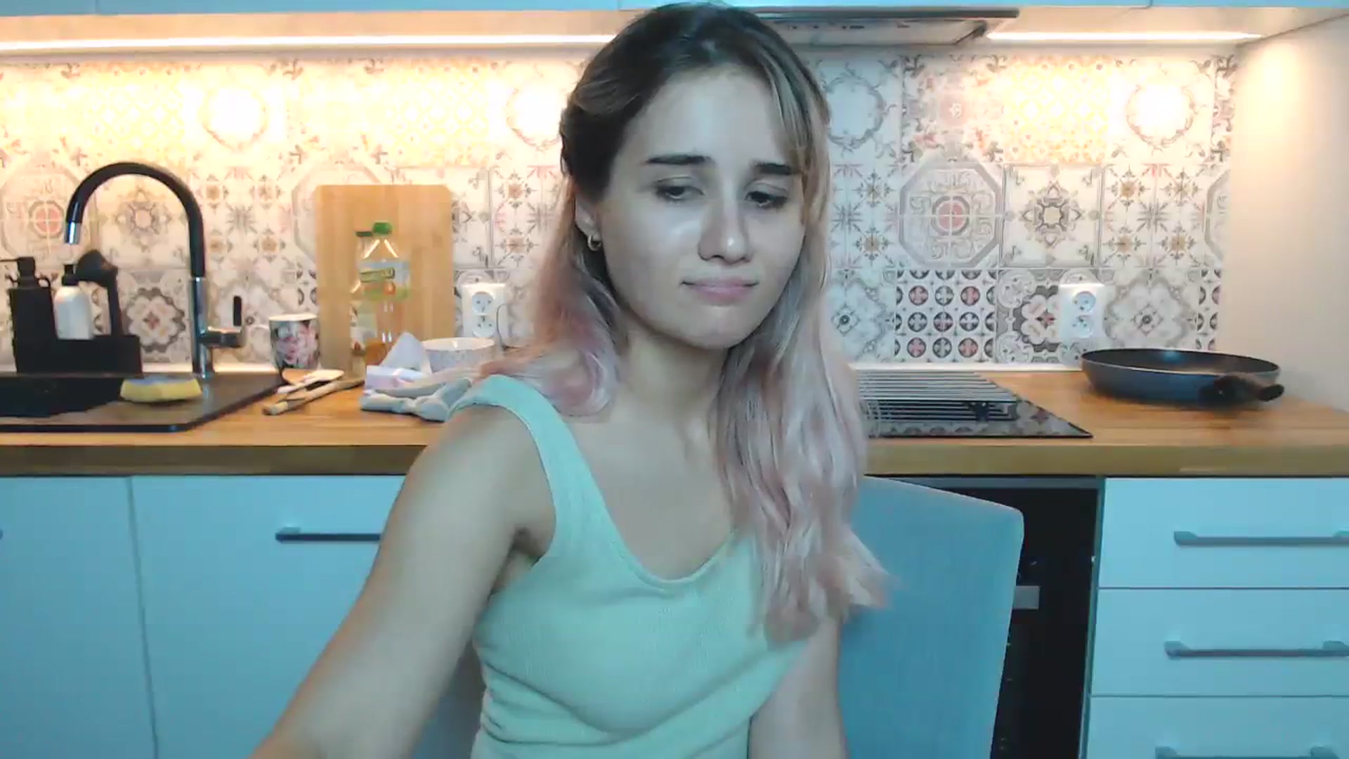 Gallery image thumbnail from YoungLilMary's myfreecams stream on, 07/31/2023, 24:25 image 20 of 20