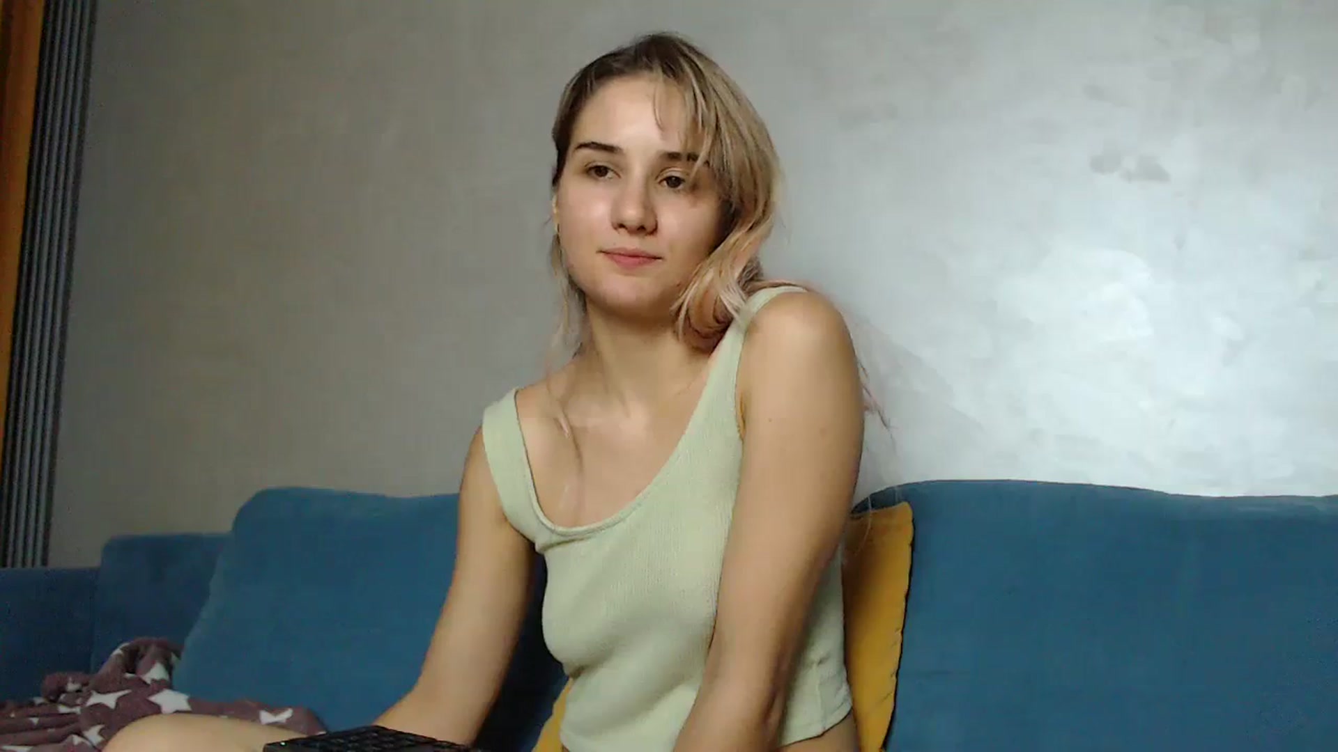 Gallery image thumbnail from YoungLilMary's myfreecams stream on, 07/31/2023, 23:08 image 3 of 20