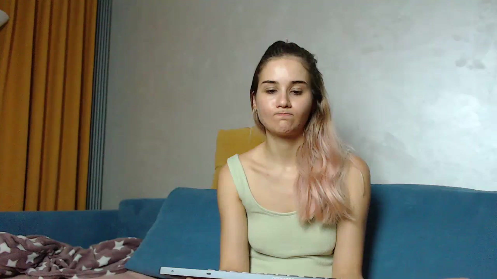 Gallery image thumbnail from YoungLilMary's myfreecams stream on, 07/31/2023, 23:08 image 15 of 20