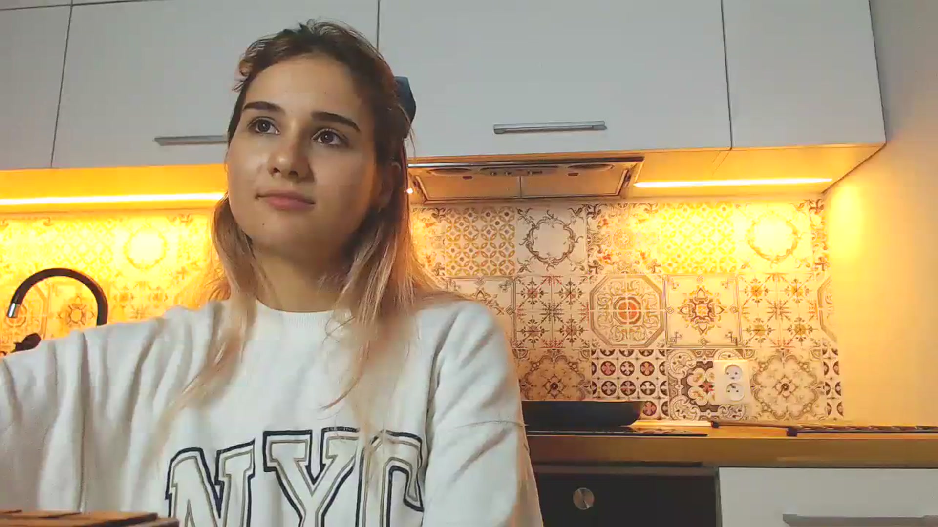 Gallery image thumbnail from YoungLilMary's myfreecams stream on, 08/06/2023, 24:02 image 20 of 20