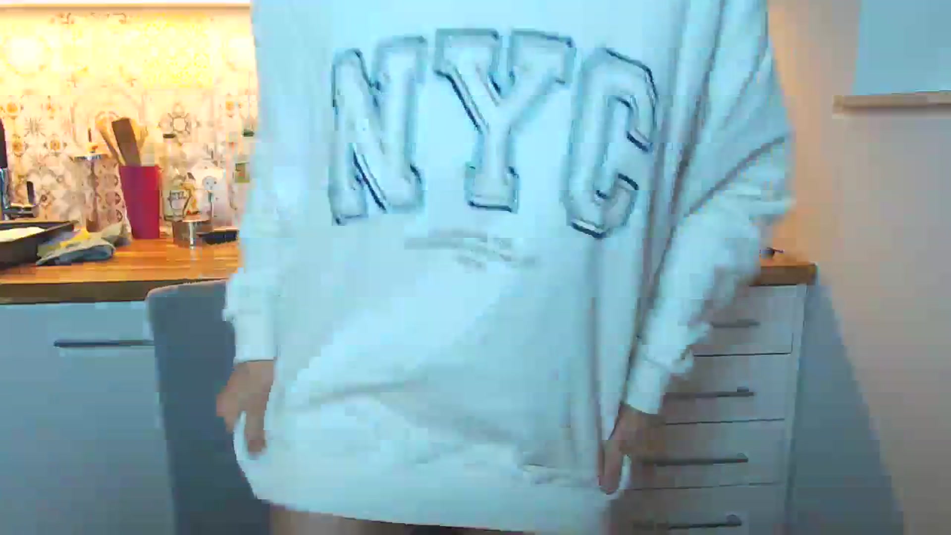 Gallery image thumbnail from YoungLilMary's myfreecams stream on, 08/06/2023, 24:02 image 15 of 20