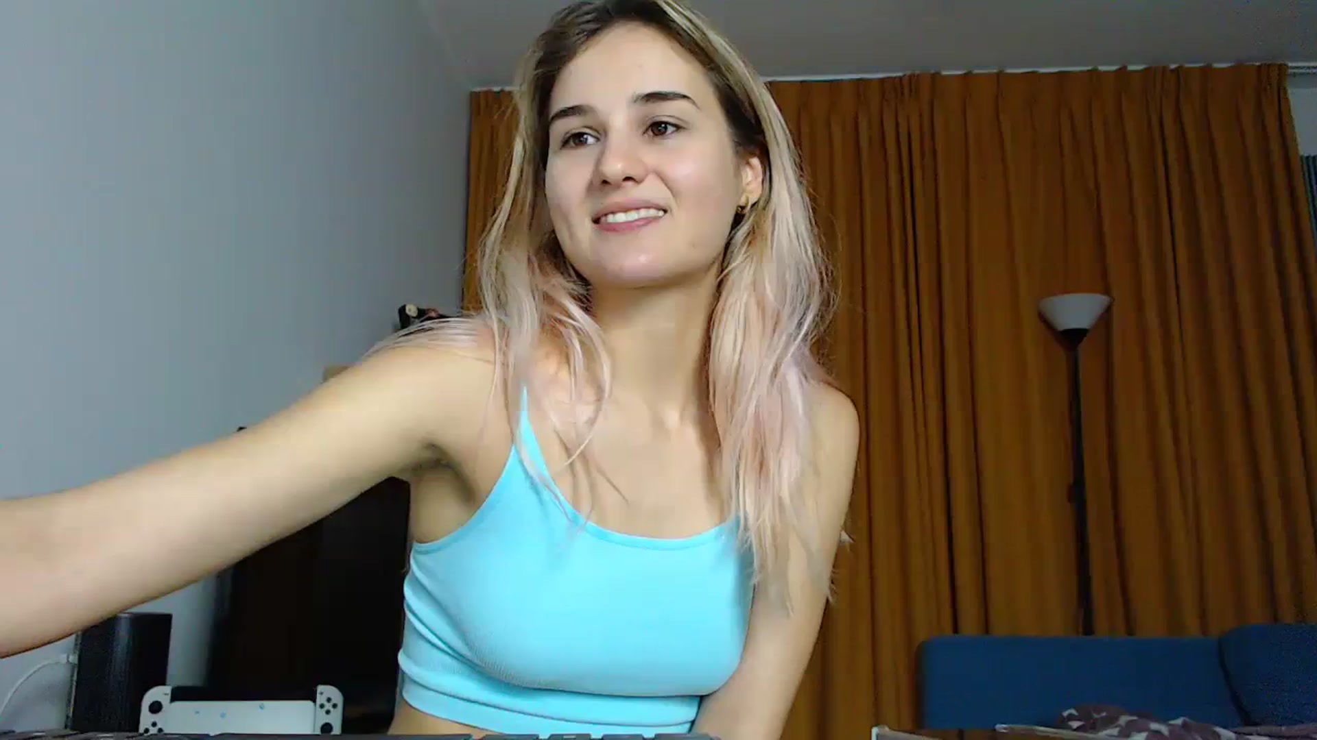 Gallery image thumbnail from YoungLilMary's myfreecams stream on, 08/06/2023, 23:40 image 17 of 20