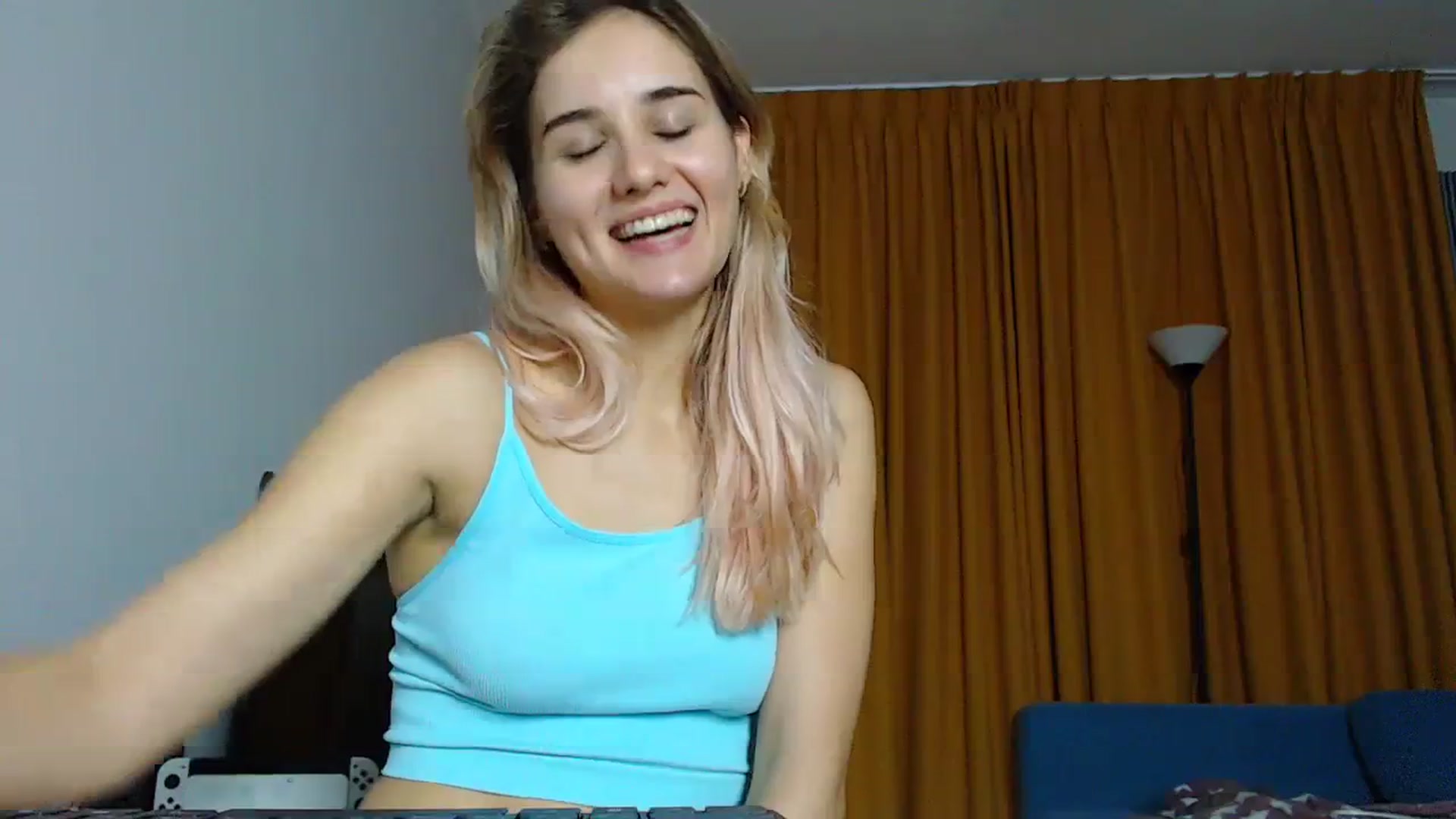 Gallery image thumbnail from YoungLilMary's myfreecams stream on, 08/06/2023, 23:40 image 2 of 20