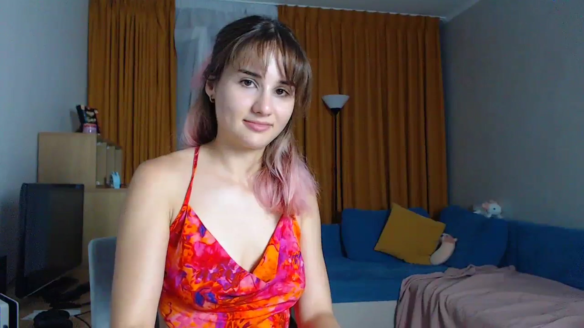 Gallery image thumbnail from YoungLilMary's myfreecams stream on, 08/19/2023, 23:54 image 3 of 20