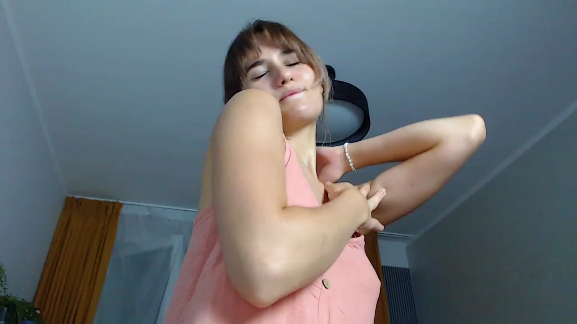 Gallery image thumbnail from YoungLilMary's myfreecams stream on, 08/21/2023, 24:29 image 1 of 20