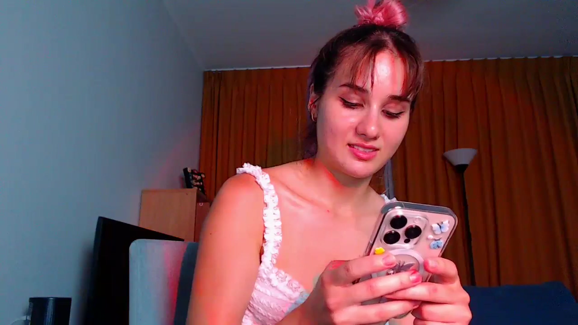 Gallery image thumbnail from YoungLilMary's myfreecams stream on, 08/21/2023, 23:49 image 12 of 20