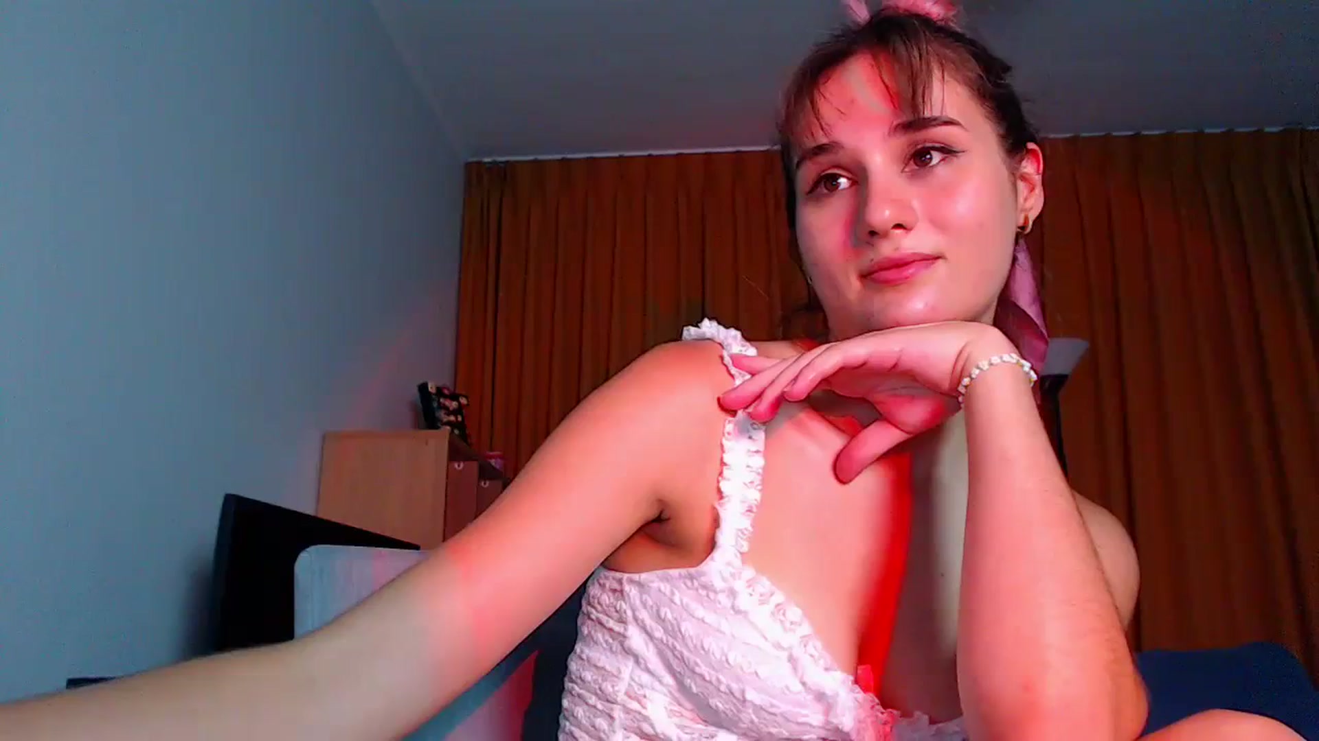 Gallery image thumbnail from YoungLilMary's myfreecams stream on, 08/21/2023, 23:49 image 11 of 20