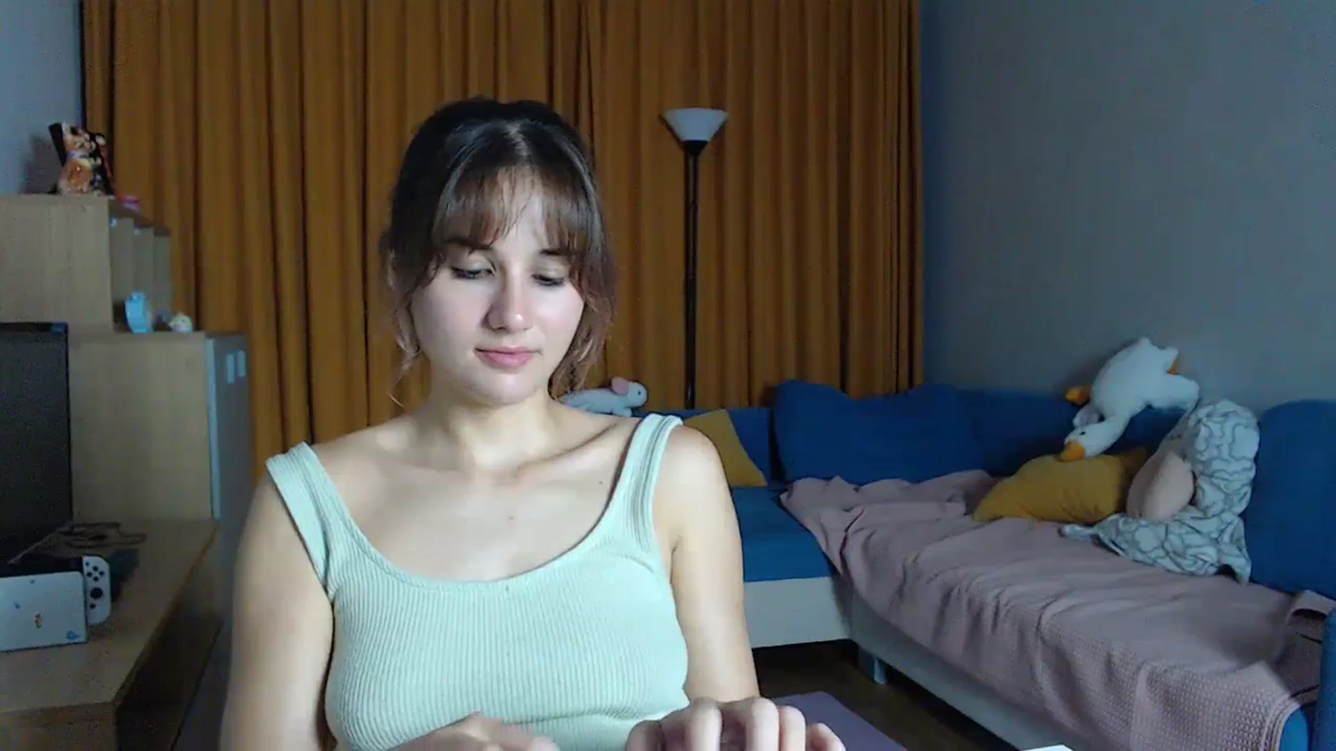 Gallery image thumbnail from YoungLilMary's myfreecams stream on, 08/28/2023, 24:18 image 4 of 20