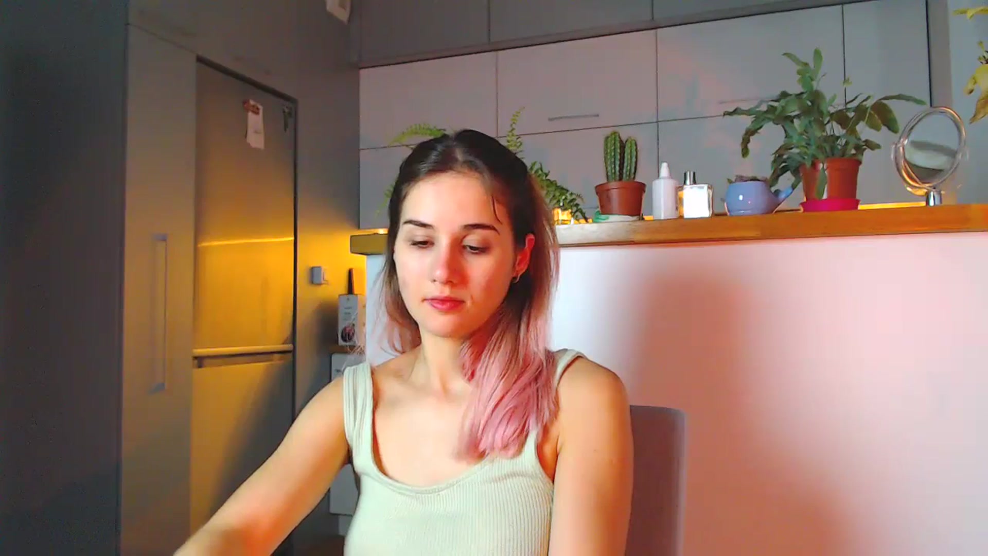 Gallery image thumbnail from YoungLilMary's myfreecams stream on, 09/09/2023, 01:14 image 3 of 20