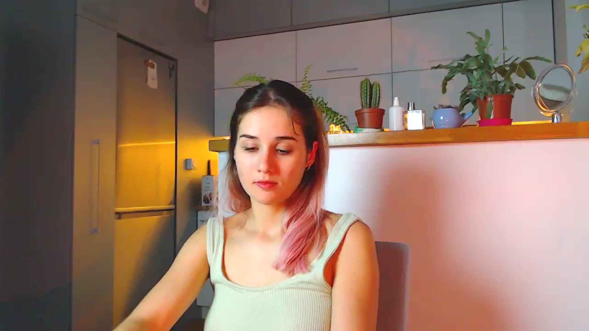 Gallery image thumbnail from YoungLilMary's myfreecams stream on, 09/09/2023, 01:14 image 9 of 20