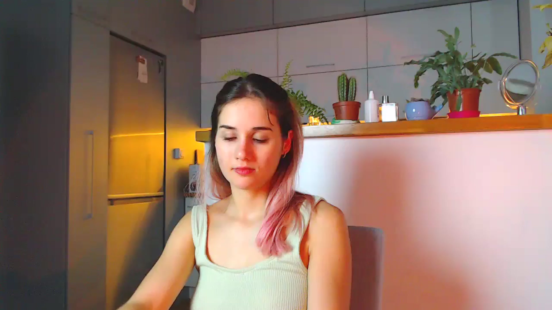 Gallery image thumbnail from YoungLilMary's myfreecams stream on, 09/09/2023, 01:14 image 5 of 20