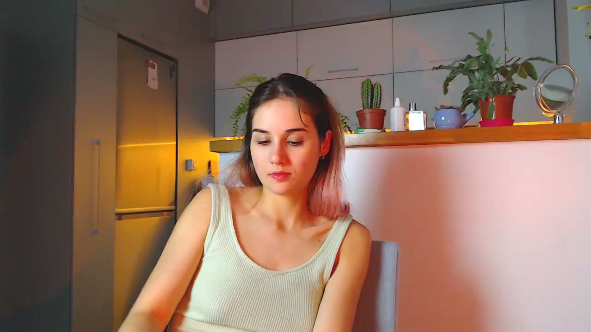 Gallery image thumbnail from YoungLilMary's myfreecams stream on, 09/09/2023, 01:14 image 14 of 20